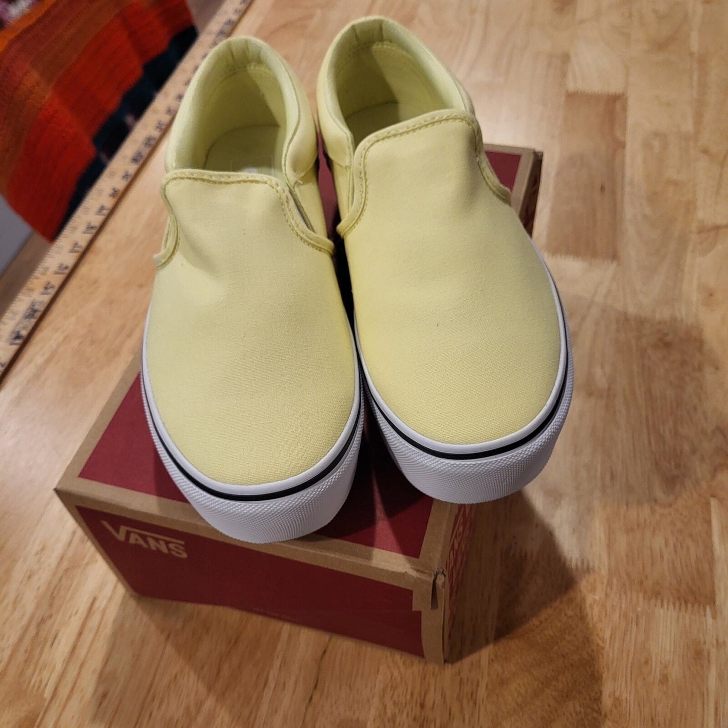  New With Tag Yellow Vans Asher Platform ST Women's Slip-on Canvas Shoes 9.5