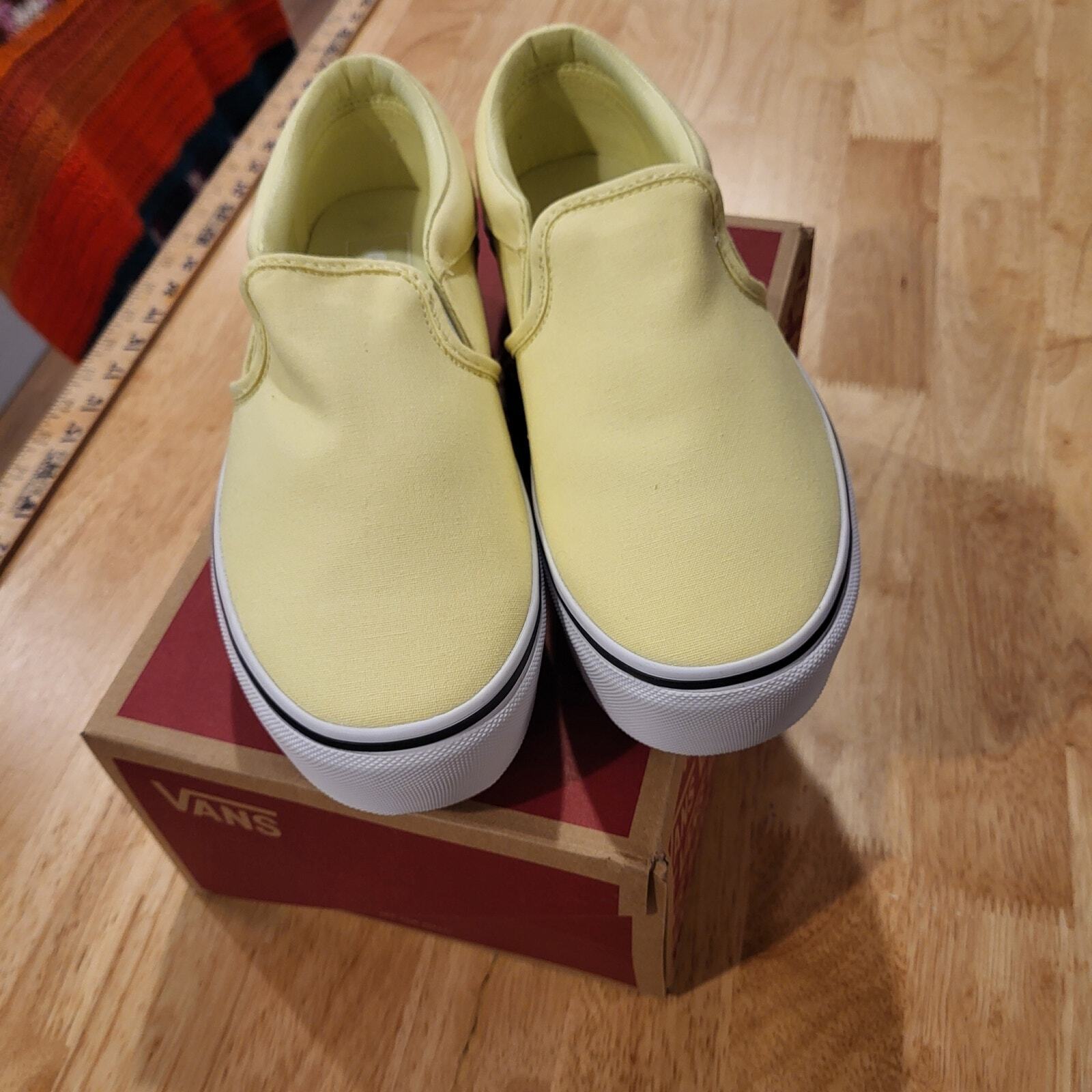  New With Tag Yellow Vans Asher Platform ST Women's Slip-on Canvas Shoes 9.5