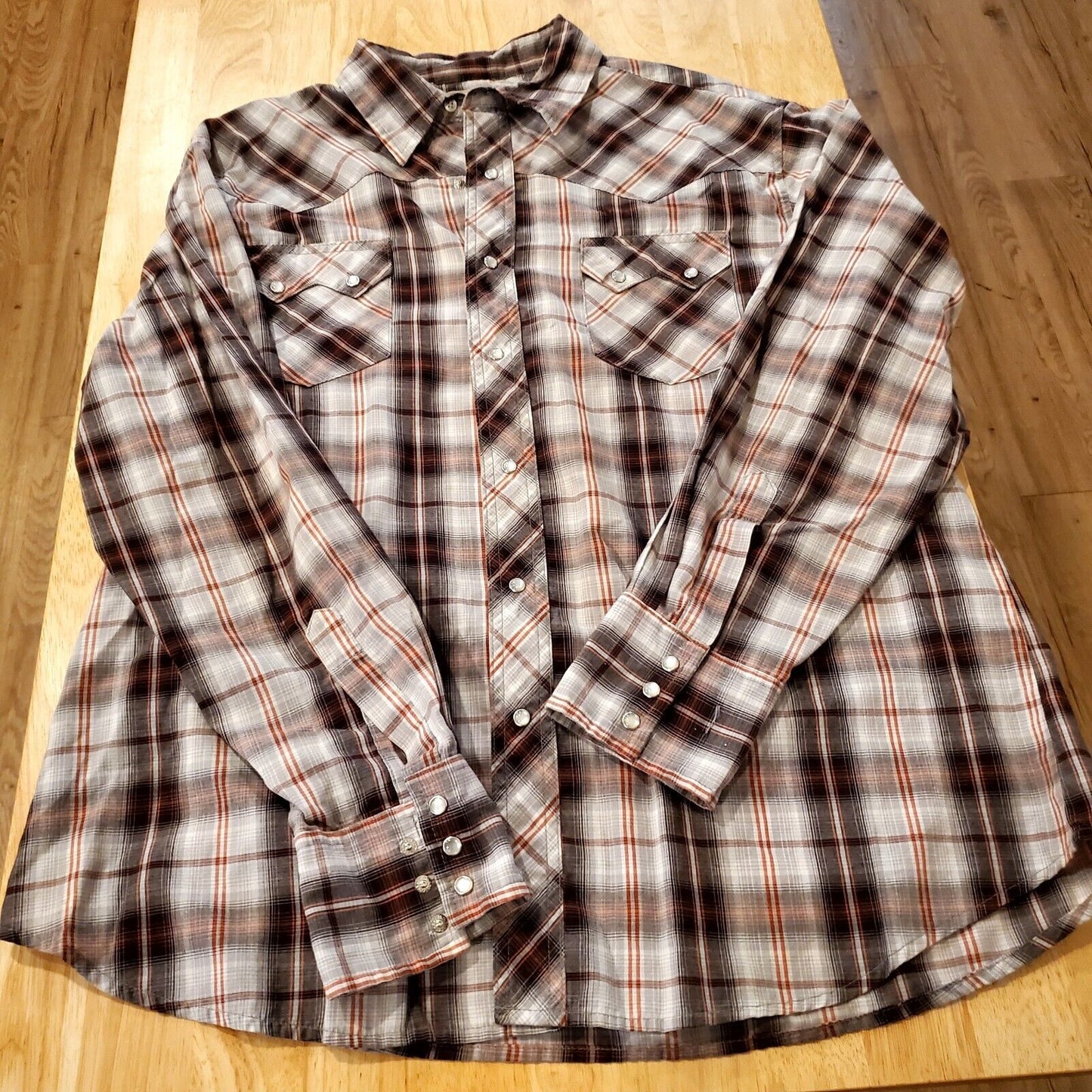 Vintage Wrangler Pearl Snap Medium Long Sleeve Button Down Brown Plaid  26" P2P
