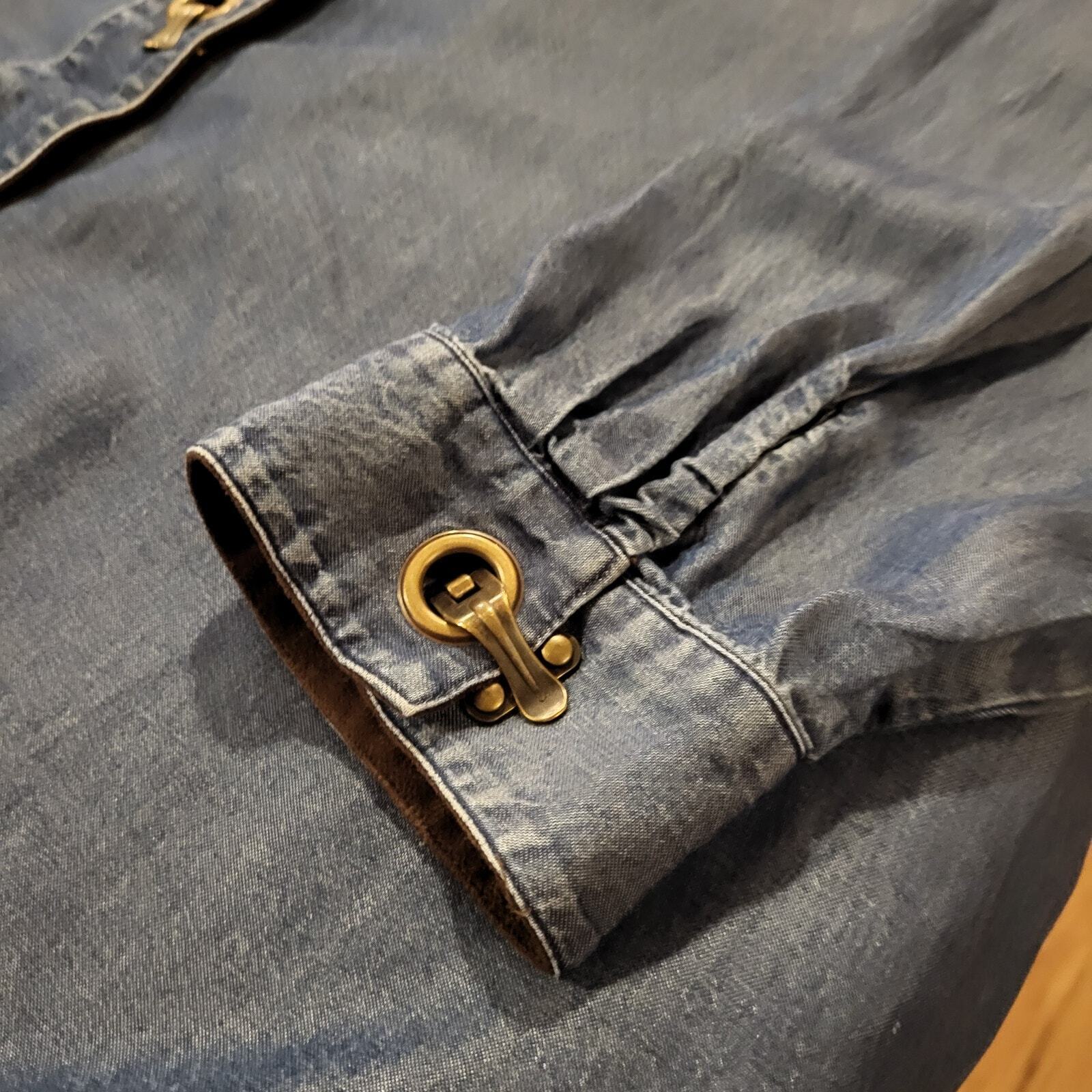 Soft Surroundings Chambre Button Down Collared Clip  Buttons Suede 28" P2P