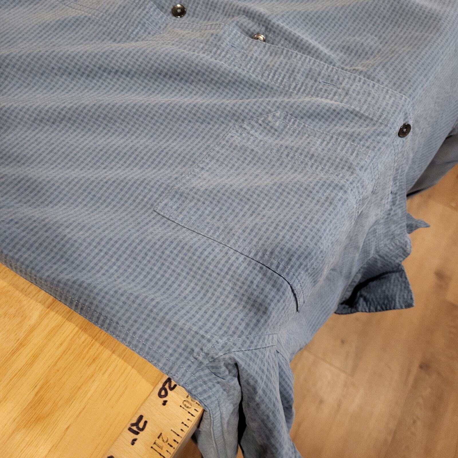 Royal Robbins Blue Short Sleeve Collared Button Down Woven Shirt Medium