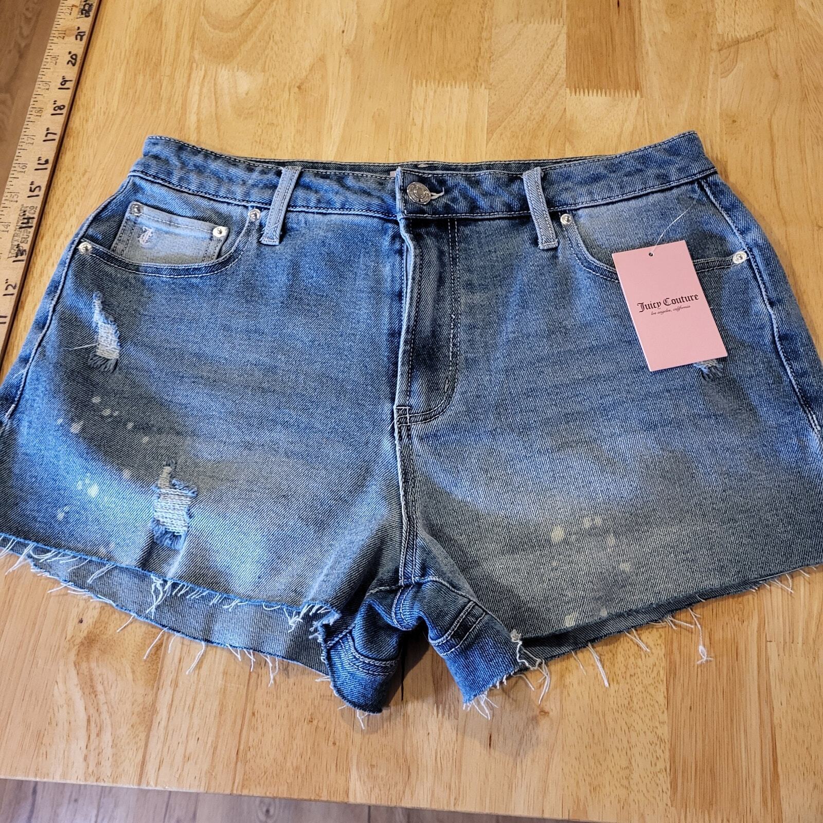 Juicy Couture Two of Hearts Medium Wash 30 Cutoff Jean Shorts zip 