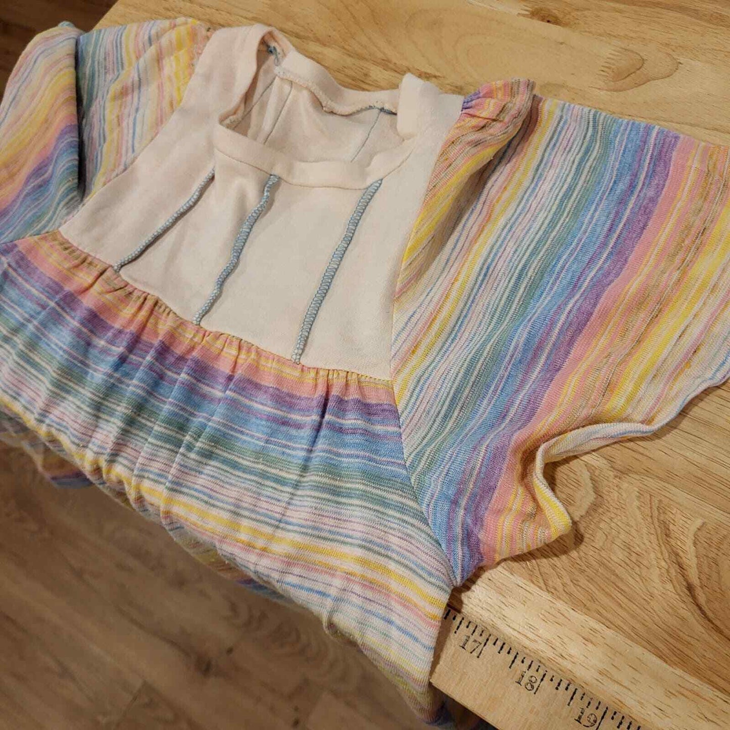 Vintage Rainbow Flutter Sleeve Pastel Jersey Knit T-shirt 17" pit2pit Small
