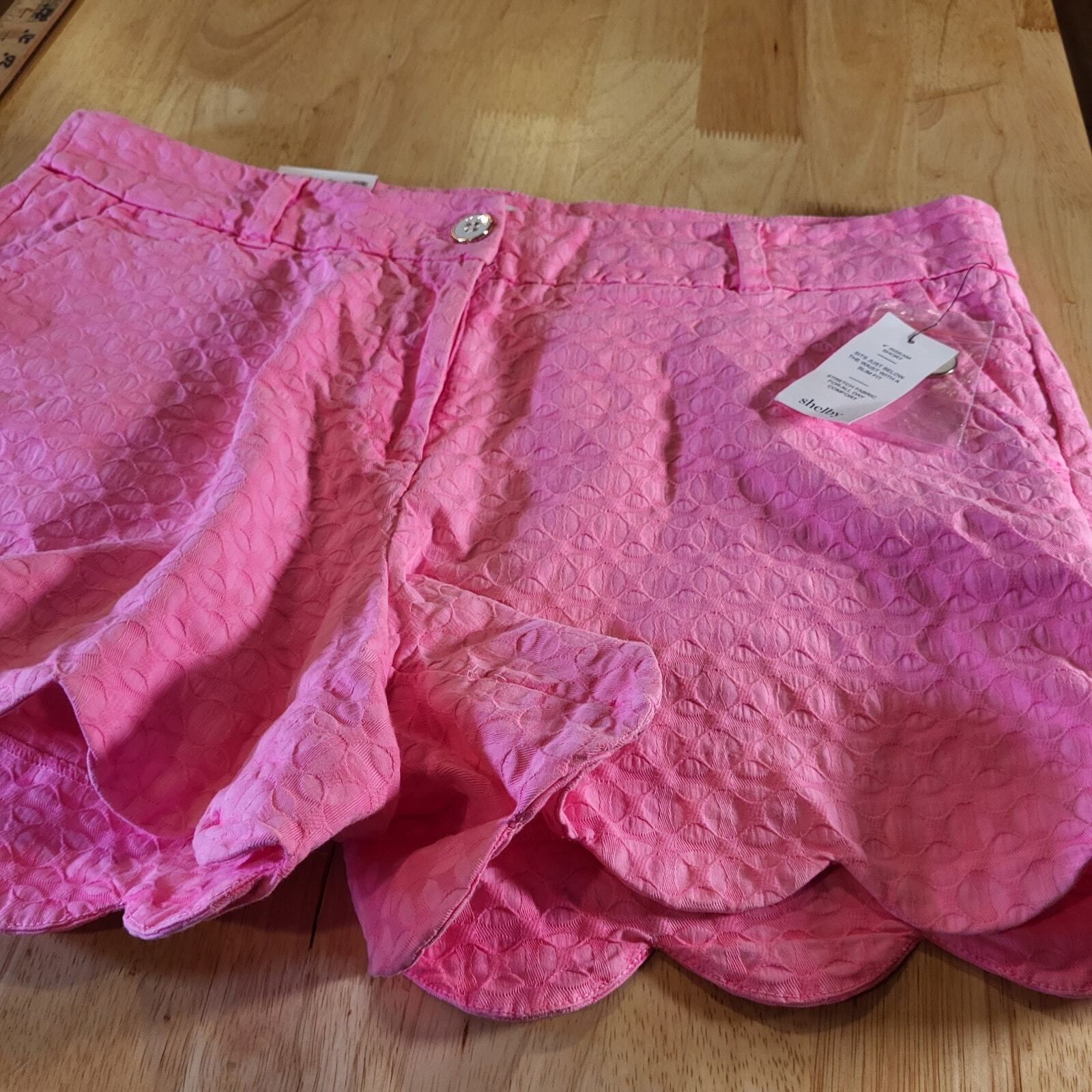 NWT Pink Crown & Ivy Scalloped Edge Shorts Textured Cotton Size 12