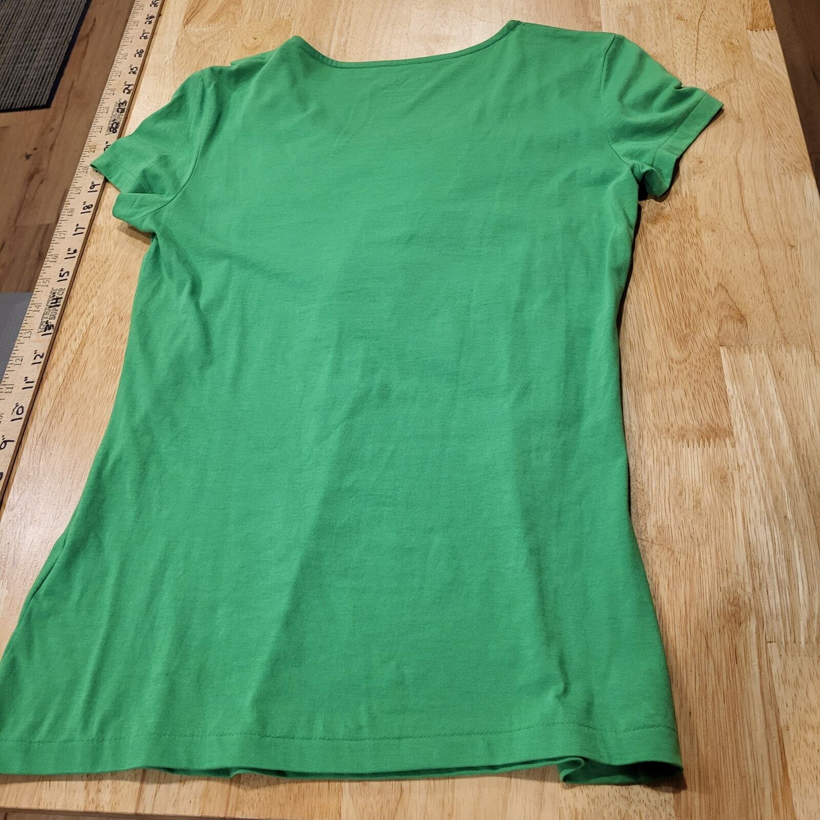 Lilly Pulitzer green gather sleeve small 15-in pit to pit 100% cotton t-shirt
