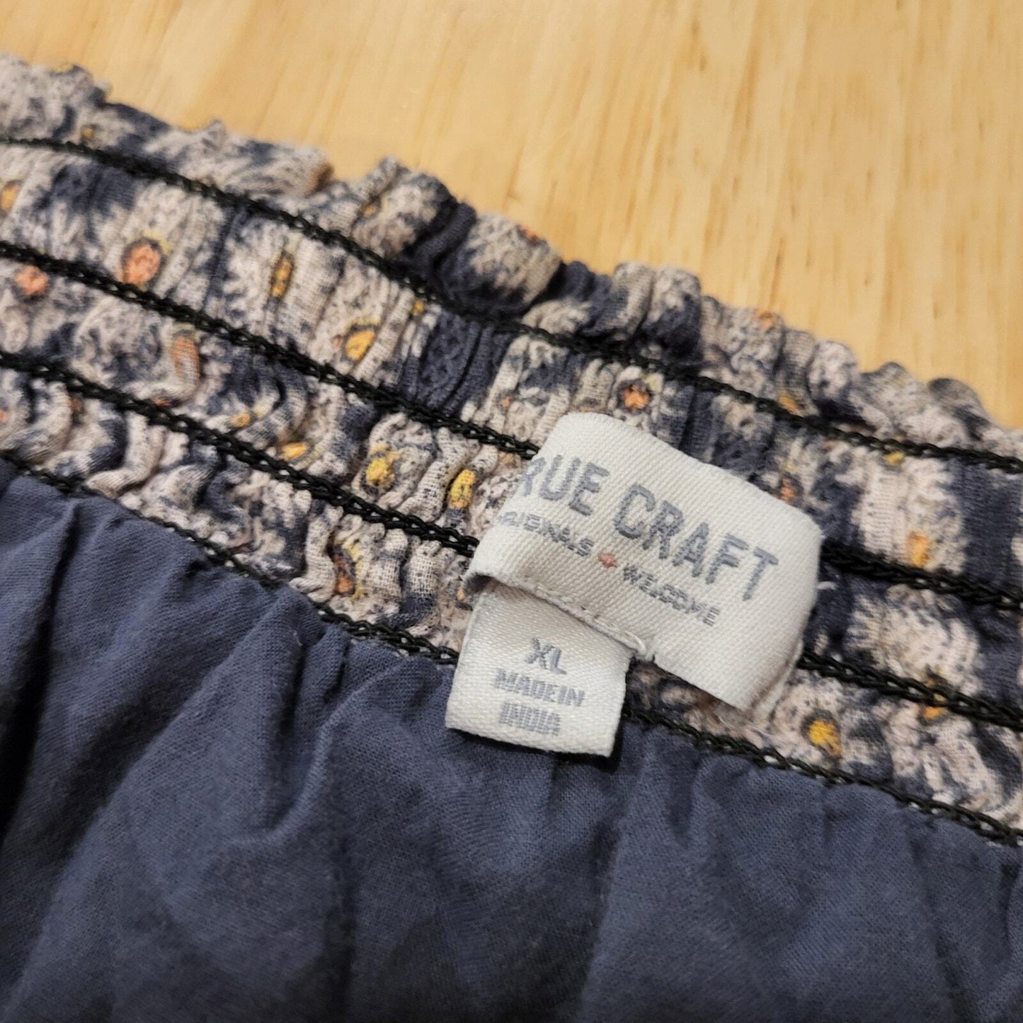 True craft Daisy print navy blue ruffle mini skirt elastic waist lined cotton