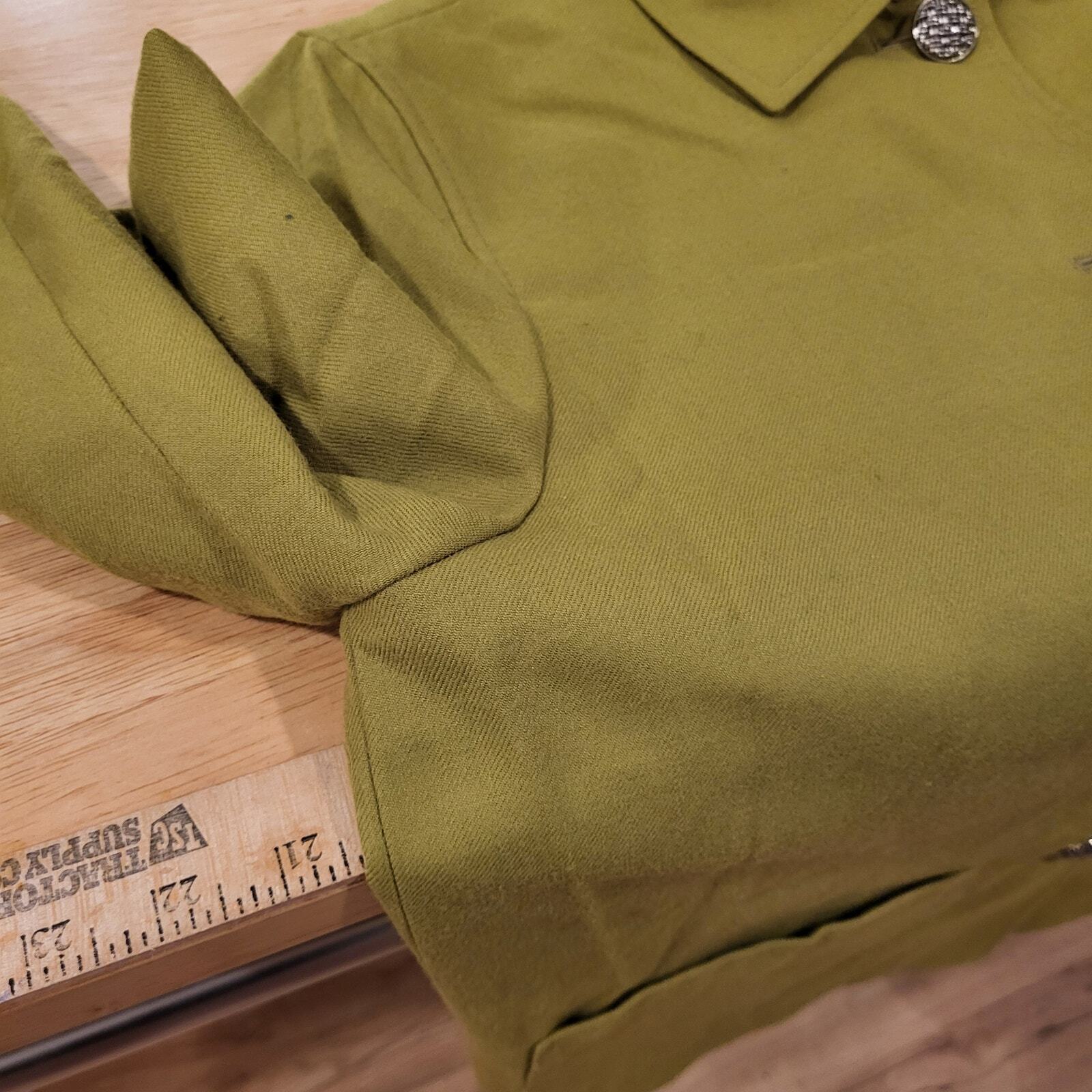 Vintage chartreuse green wool Danielle Martin coat button detail small 20" p2p
