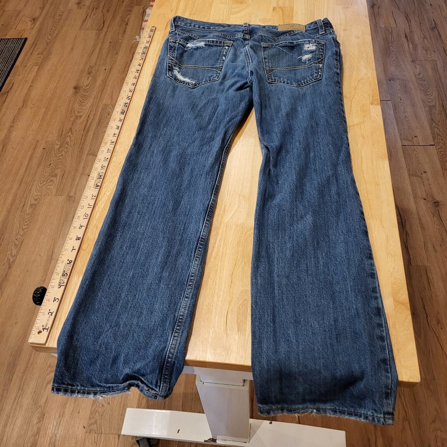 Hollister 31x30 Medium Wash Distressed Denim Jeans 