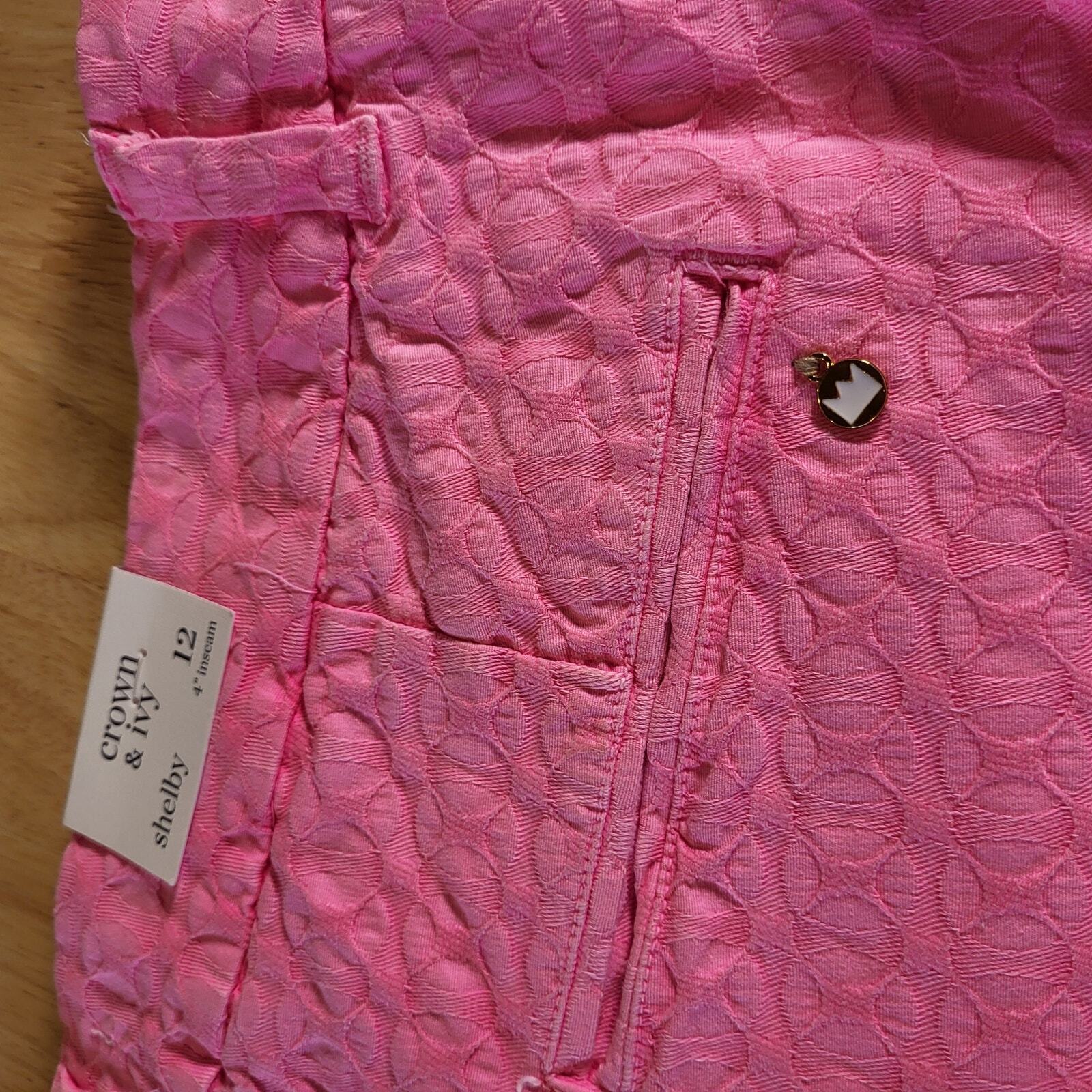 NWT Pink Crown & Ivy Scalloped Edge Shorts Textured Cotton Size 12