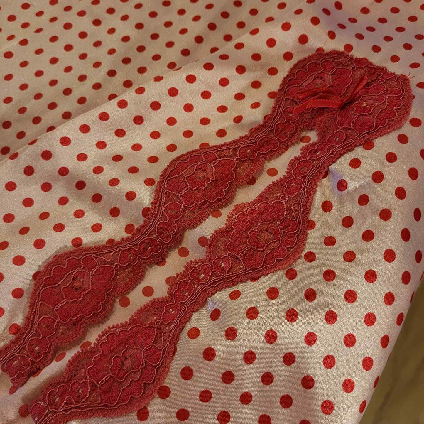 Pink & Red Polka Dot Satin Short Robe Lace Detail 26" Pit To Pit