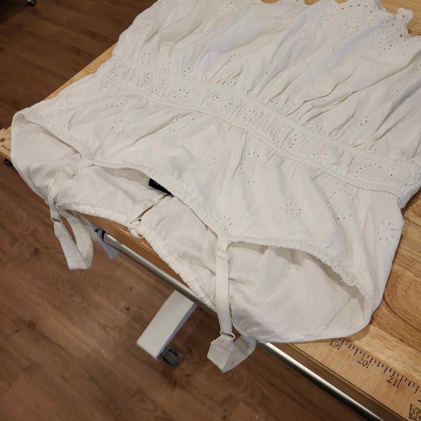 White eyelet gathered waist Torrid tank Jersey material adjustable straps Large