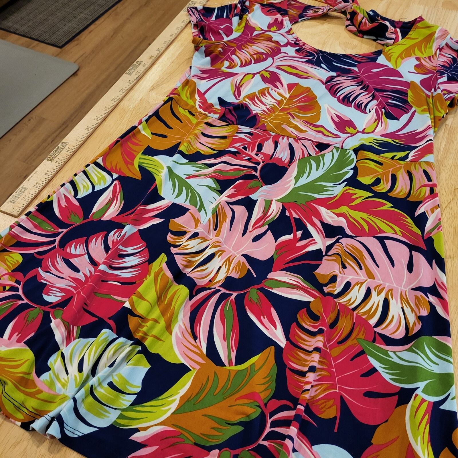 MSK Colorful Botanical Open Back Knee Length Dress Short Sleeve Tie Back Slinky 