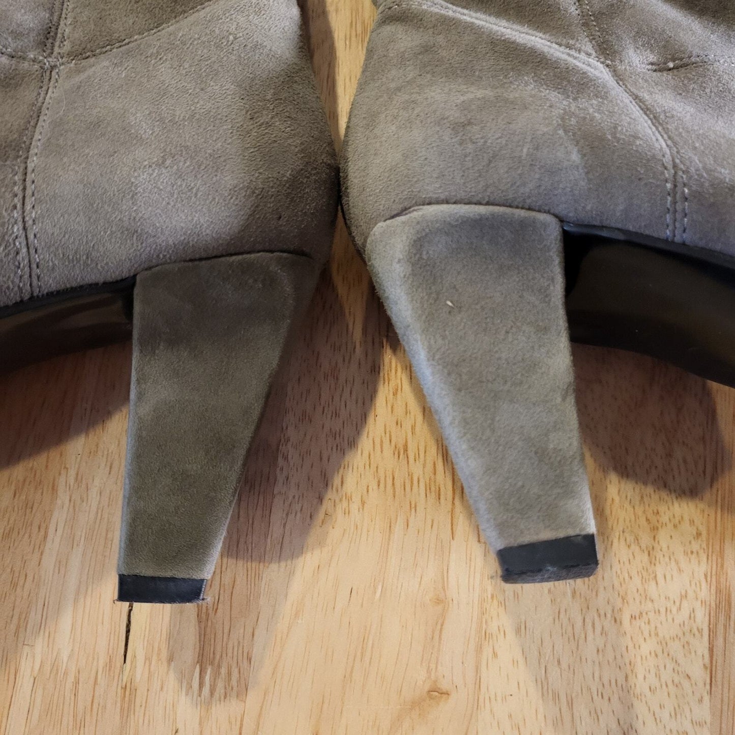 Bandalino Gray Suede Leather Tassel Boots 2 in Heel Slip Resistant 9.5
