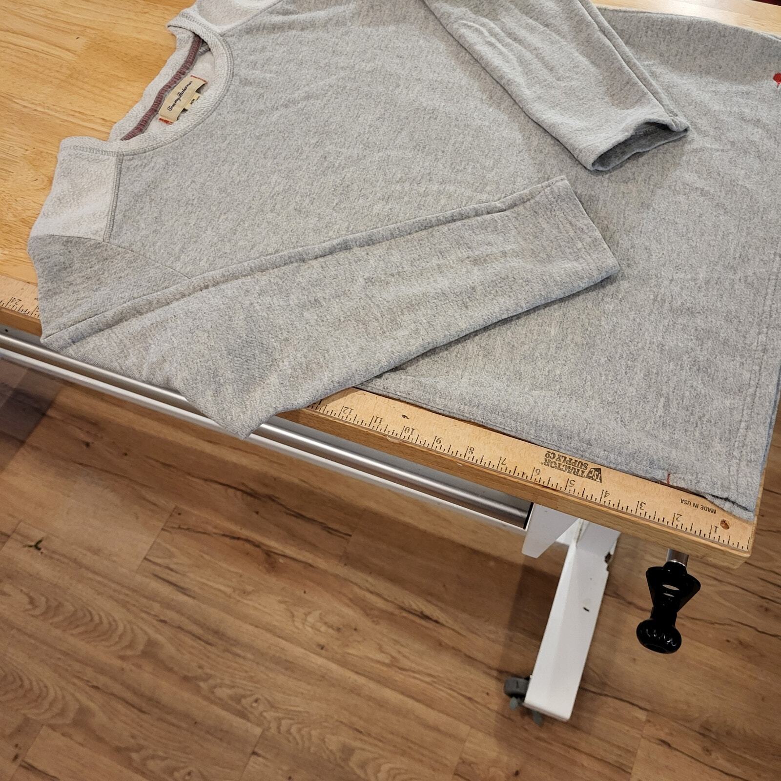Tommy Bahama Gray Patch Shoulder Pullover Sweatshirt Medium Long Sleeve