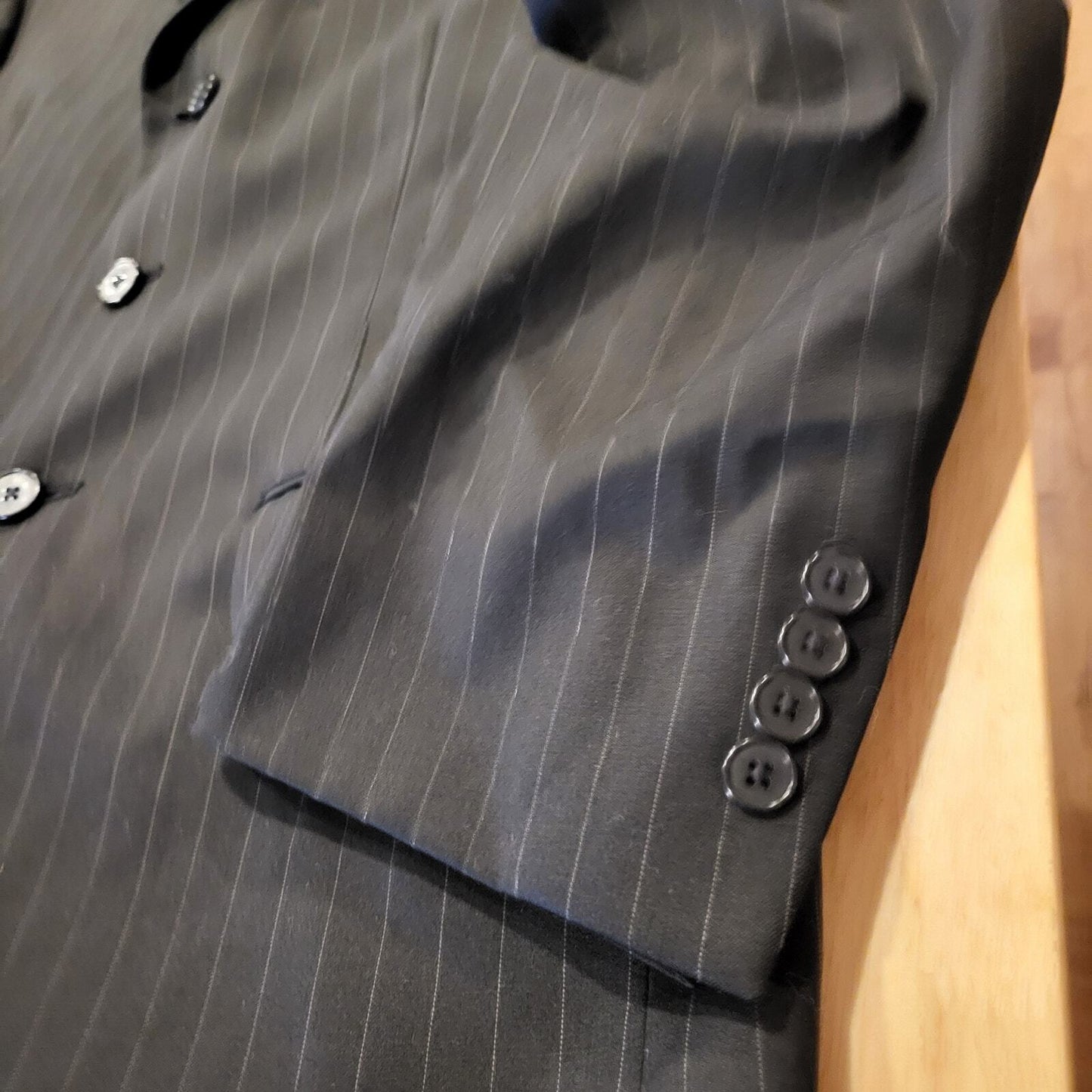 Andrew Fezza Fusion Men's Suit Coat & Pants 34" Waist 20" P2P Pinstripe pleated