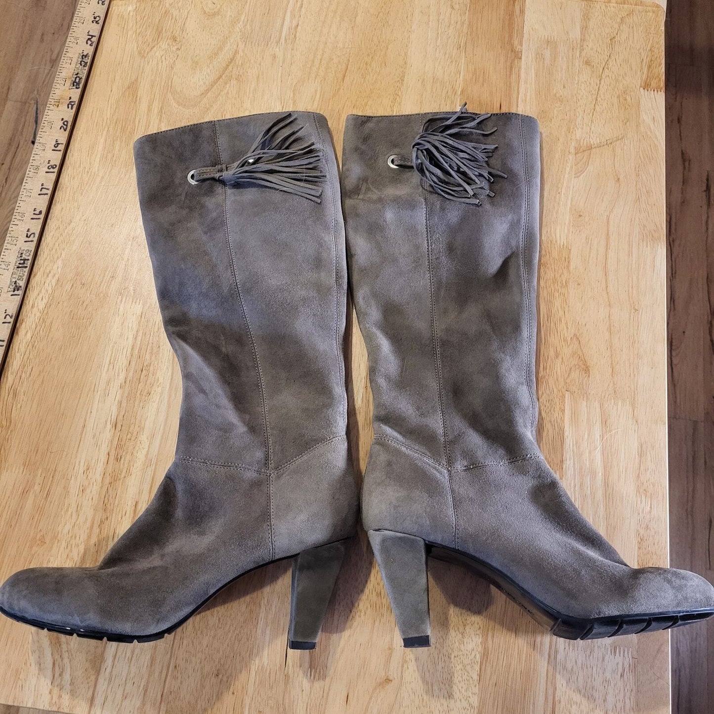 Bandalino Gray Suede Leather Tassel Boots 2 in Heel Slip Resistant 9.5