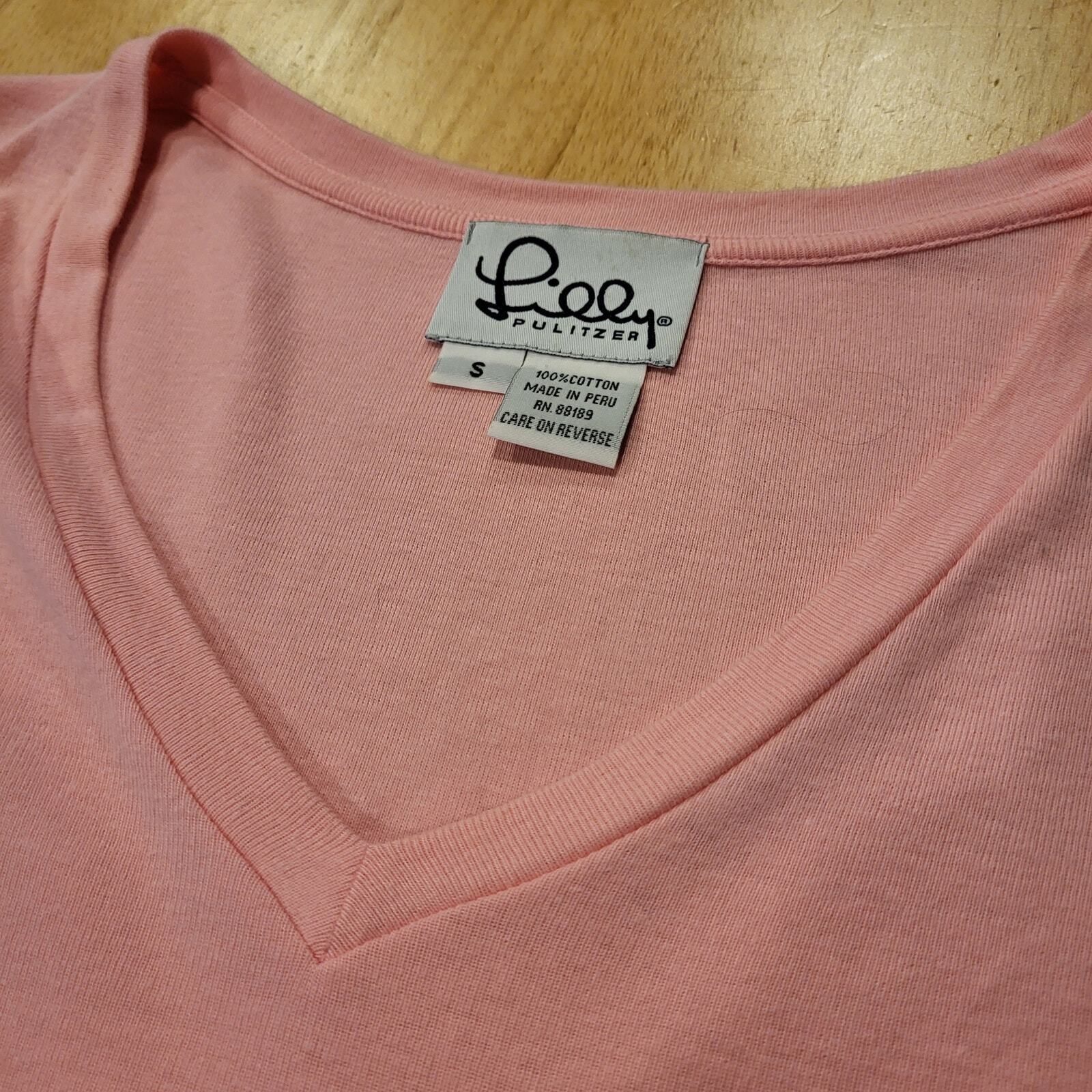 Lilly Pulitzer pink v-neck 100% cotton Jersey t-shirt small