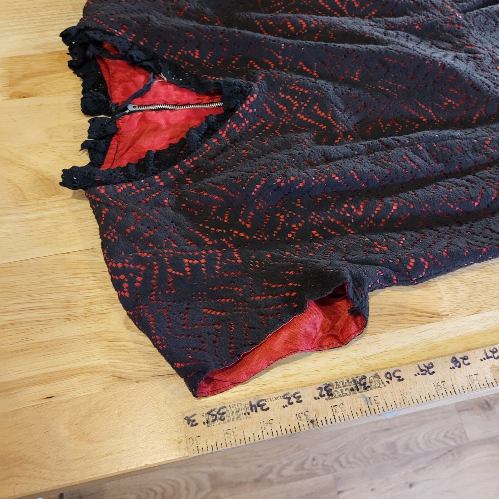 Vintage Handmade BLACK lace Dress Red Lining GOTH vampire Dress Cap Sleeve 15" 