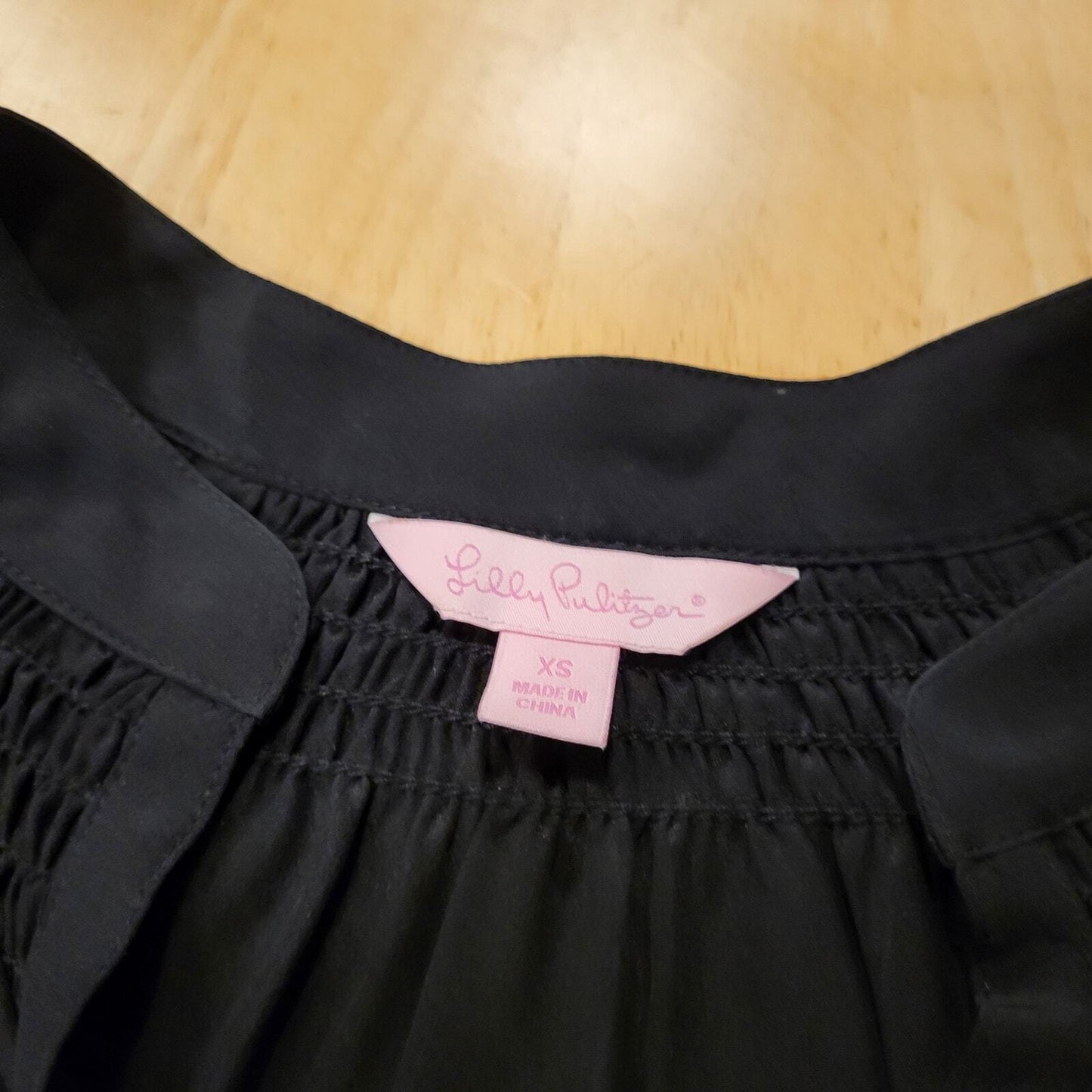 Lilly Pulitzer Black Blouse Gold Buttons Balloon Sleeve XS Neckline Detail