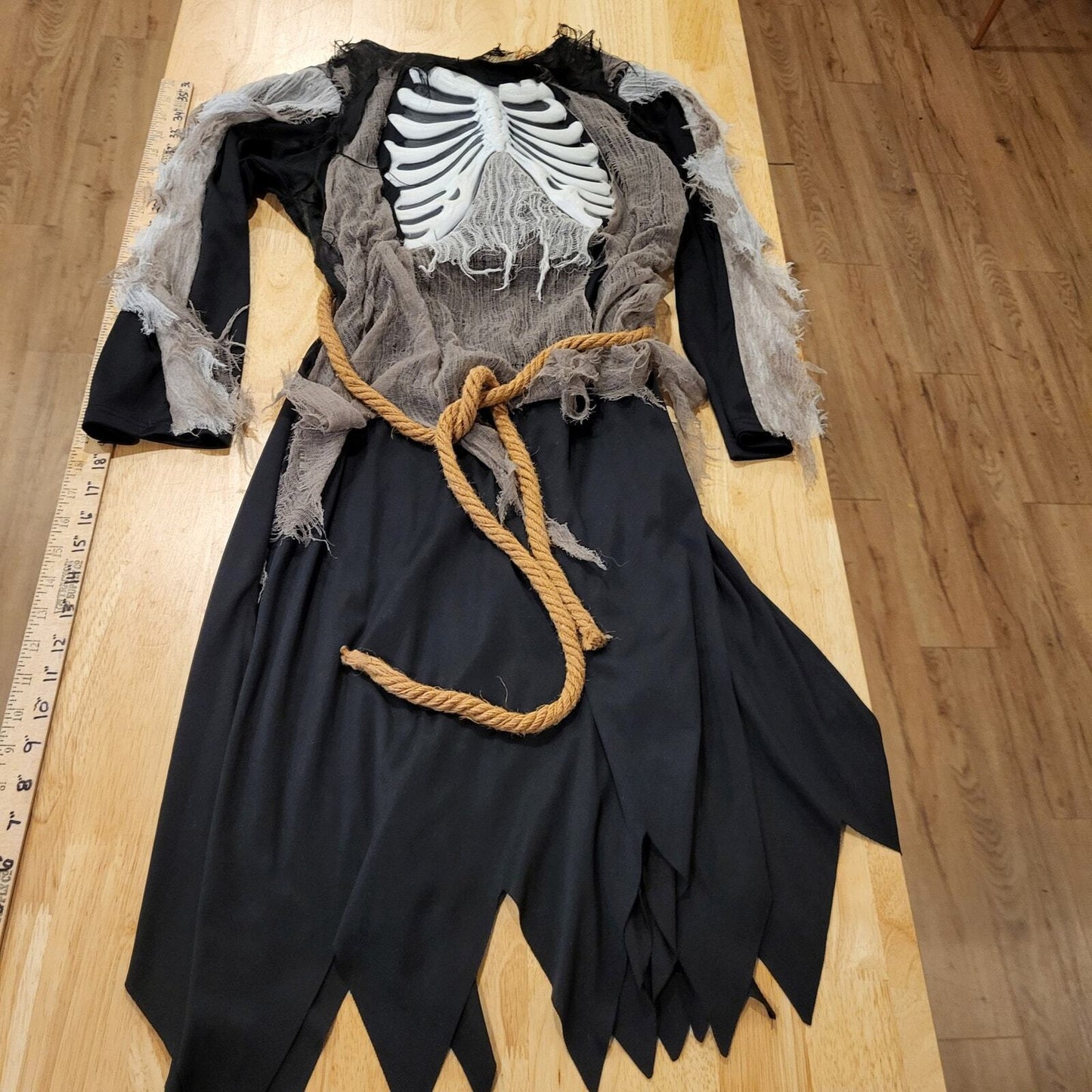 Halloween Costume Skeleton Ghost Long Black Robe Frayed Hem Scary M/10