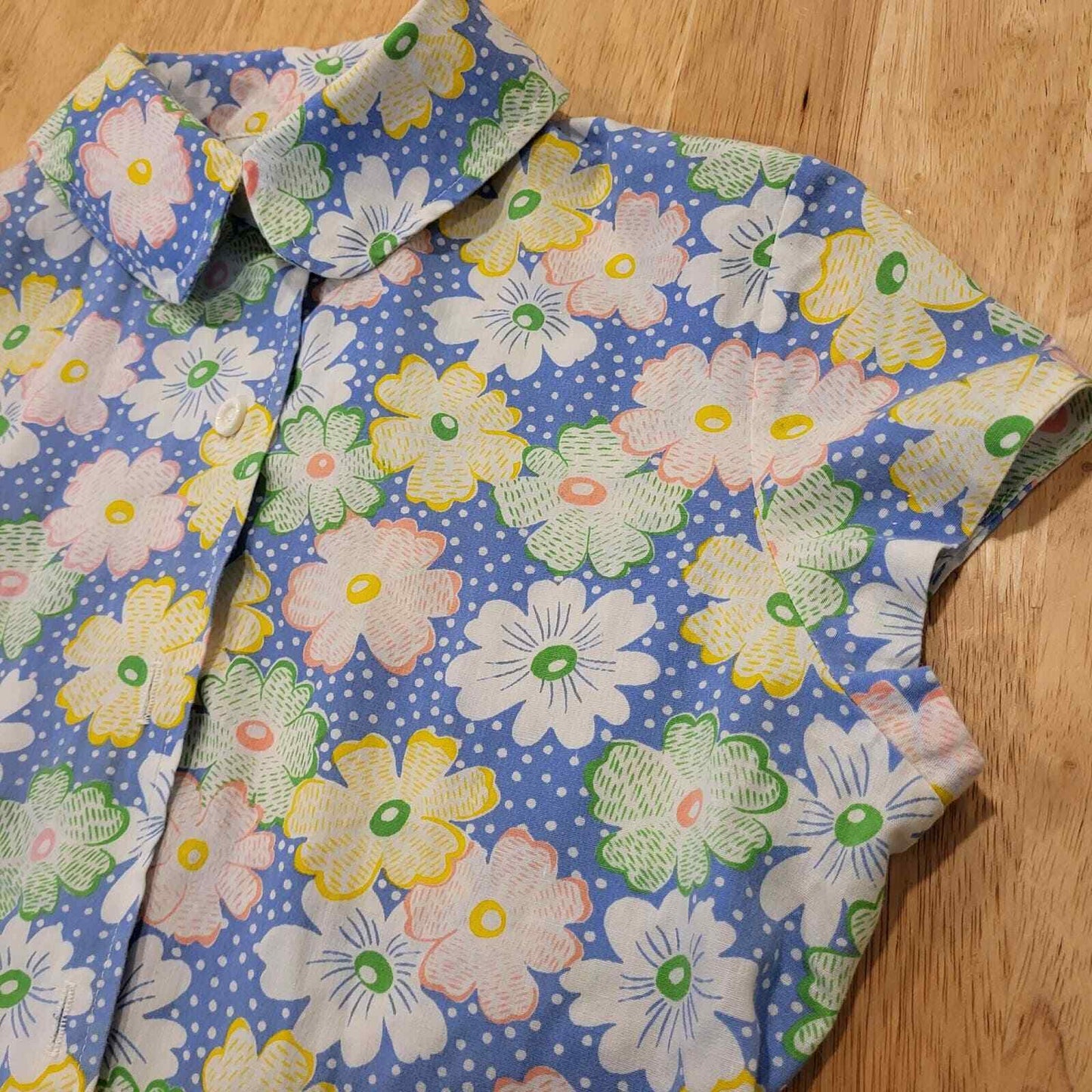 Vintage floral blue background Peter Pan collar button front top
