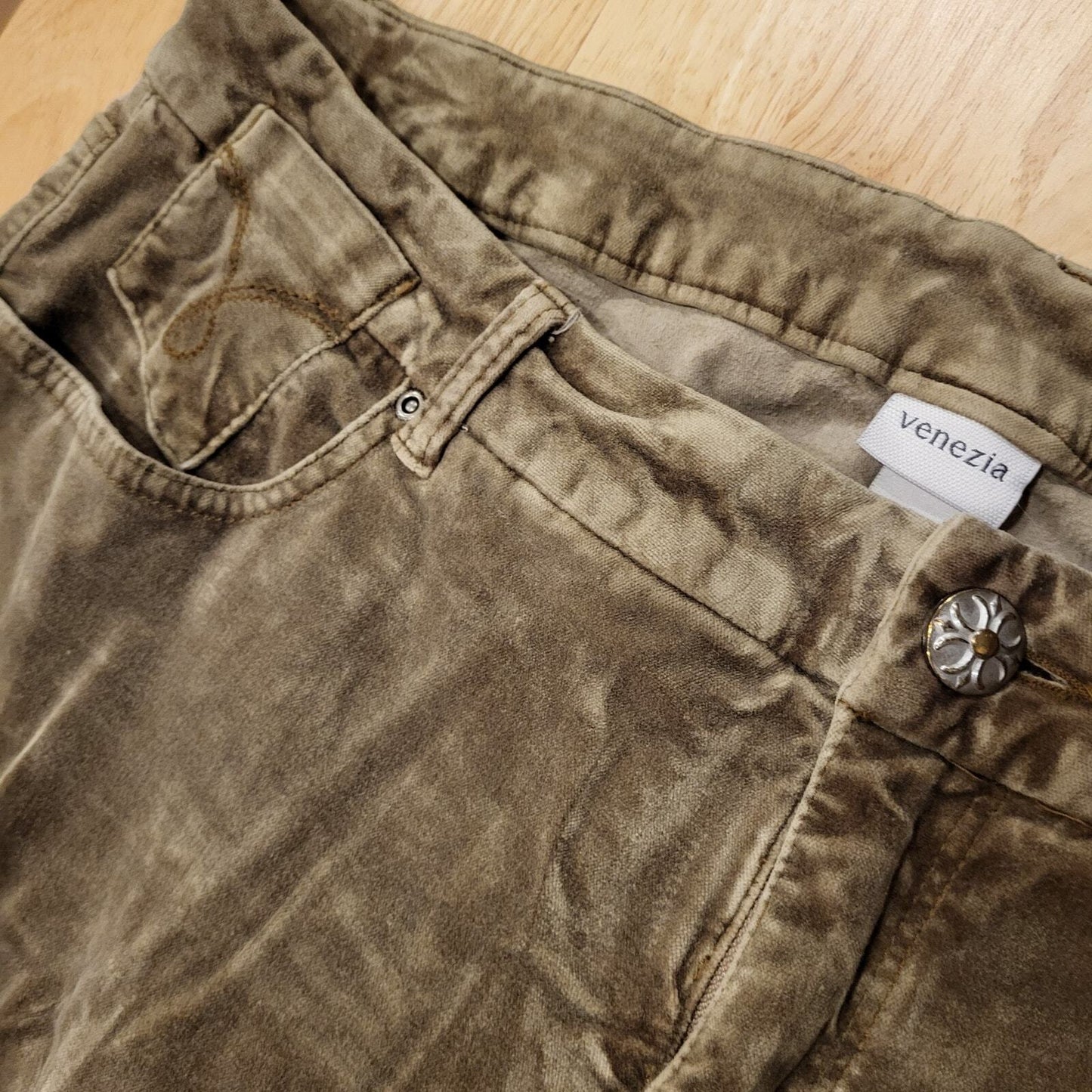 Vanezia Camel Soft Cotton Blend Velvet Straight Leg Pants SZ. 16 29" Inseam