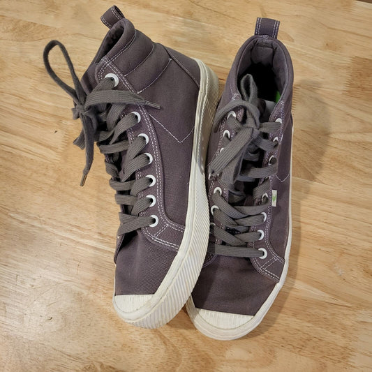 Cariuma Brazilian Pantone Gray Canvas High Top Sneakers 9.5 Women 8 Mens