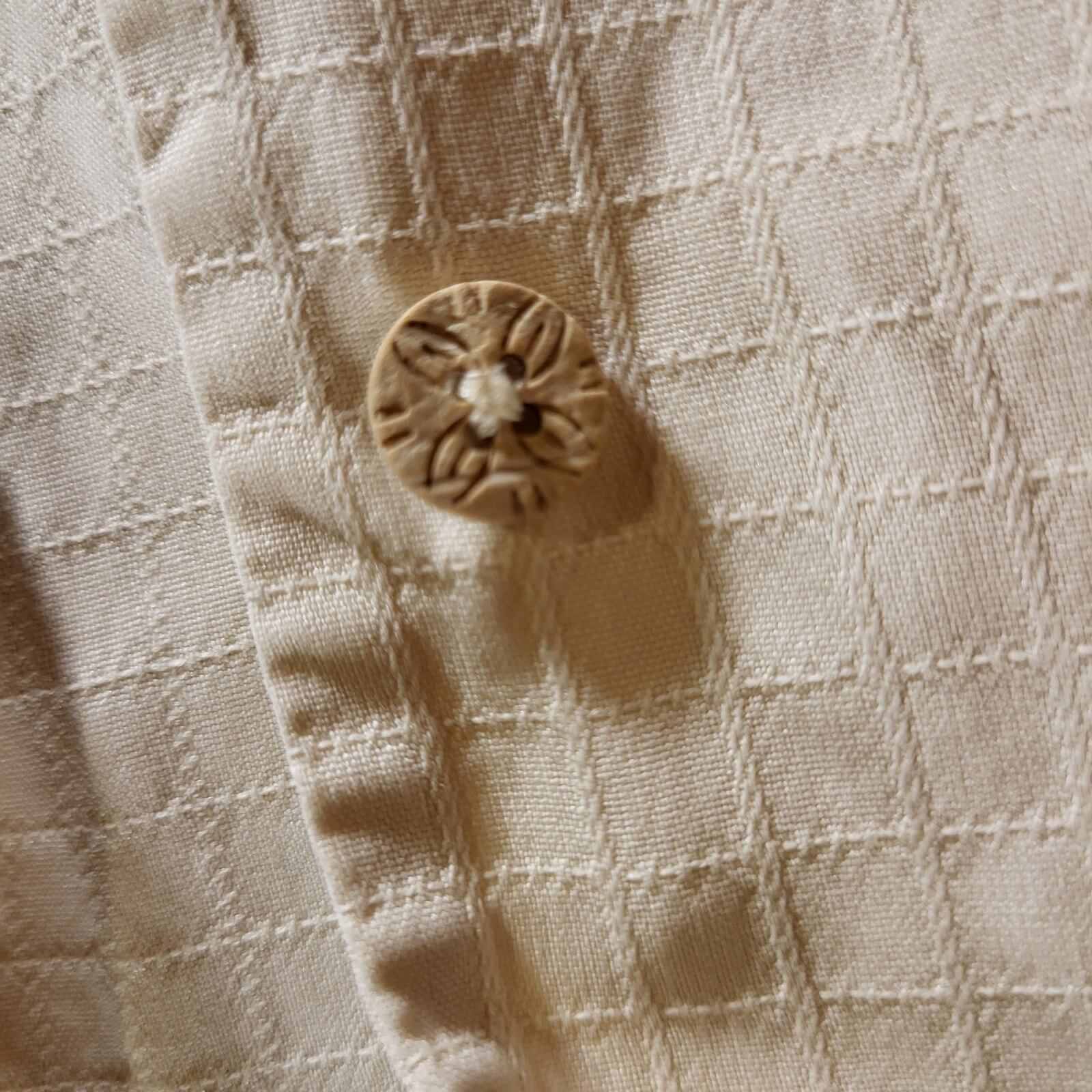 Tommy Bahama Beige Waffle Weave Short Sleeve 100% Silk Button Down Medium