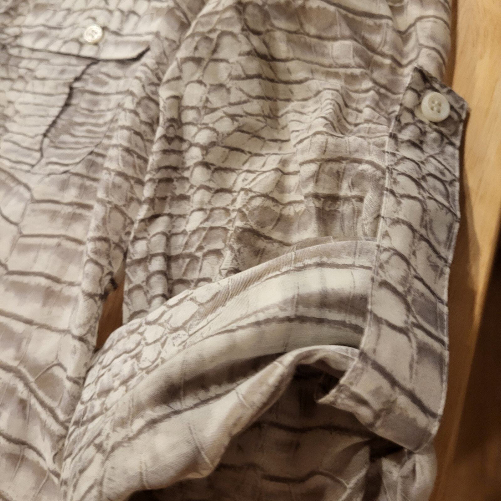 BCBGMAXAZRIA xs Snake Skin Print Rayon Blouse Cuff Sleeve Button Gold