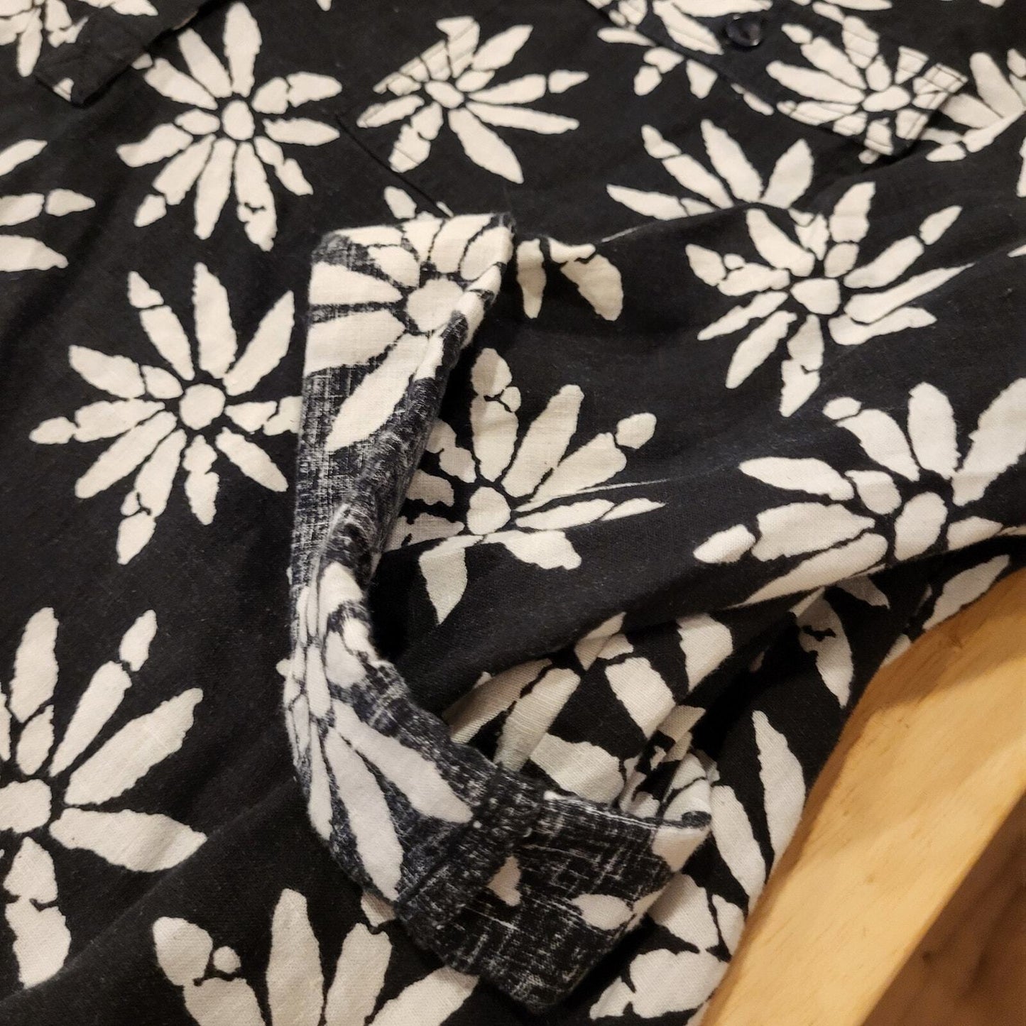 Cathy Daniels Linen Blend Black Short Sleeve Daisy Print Button Front XL