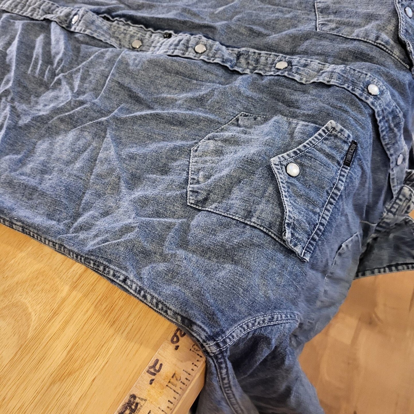 Rock and Roll Cowgirl Denim Pearl Snap Yolked Collared Button Down Long Sleeve 