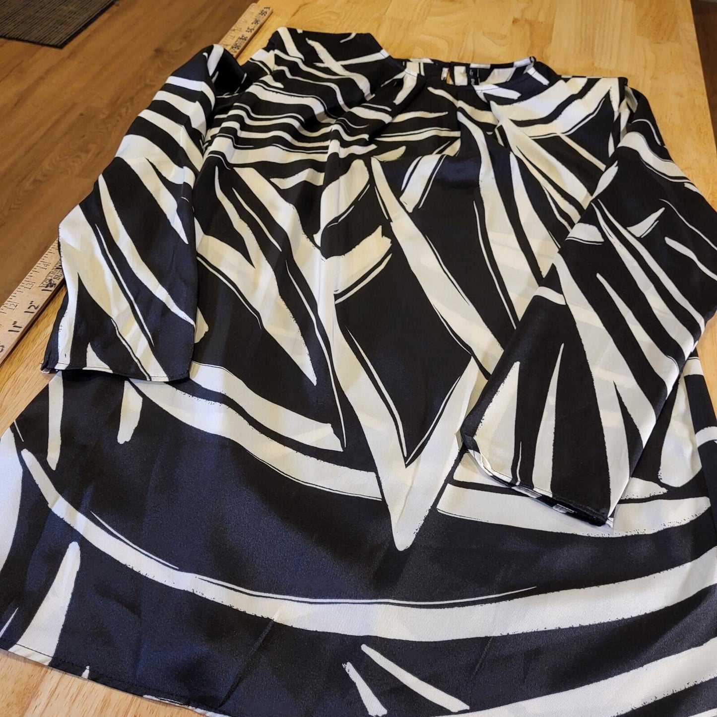 Mango Abstract Print Long Sleeve Mini Dress sz 6 20" P2P 30" Long