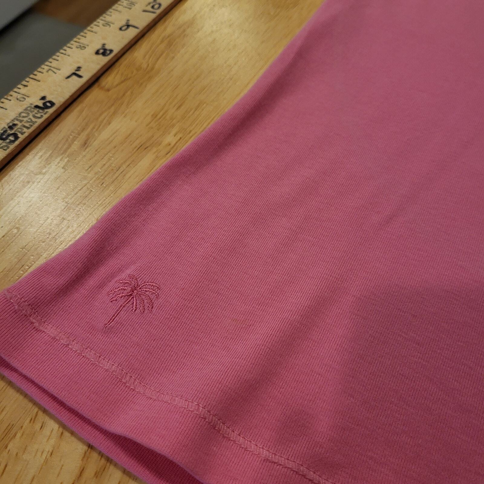 Lilly Pulitzer pink v-neck 100% Pima cotton t-shirt small