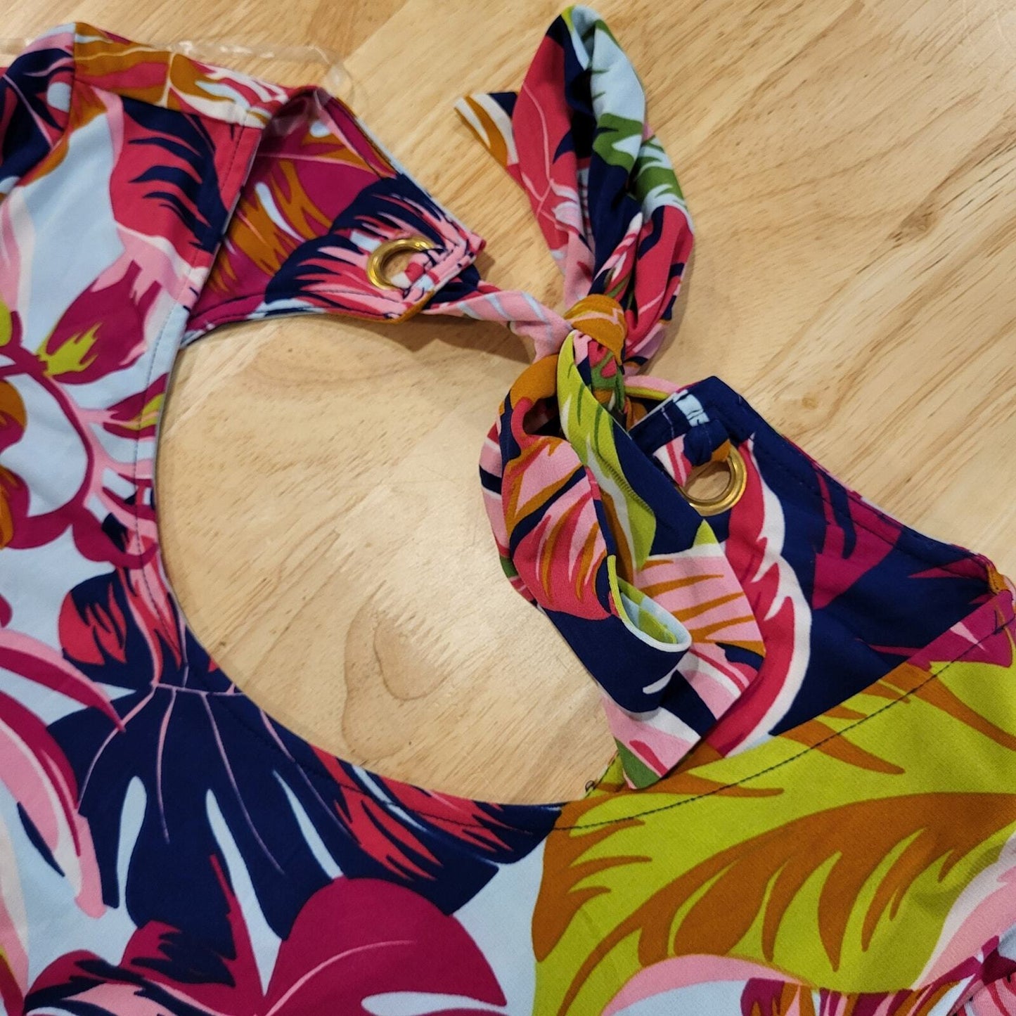 MSK Colorful Botanical Open Back Knee Length Dress Short Sleeve Tie Back Slinky 