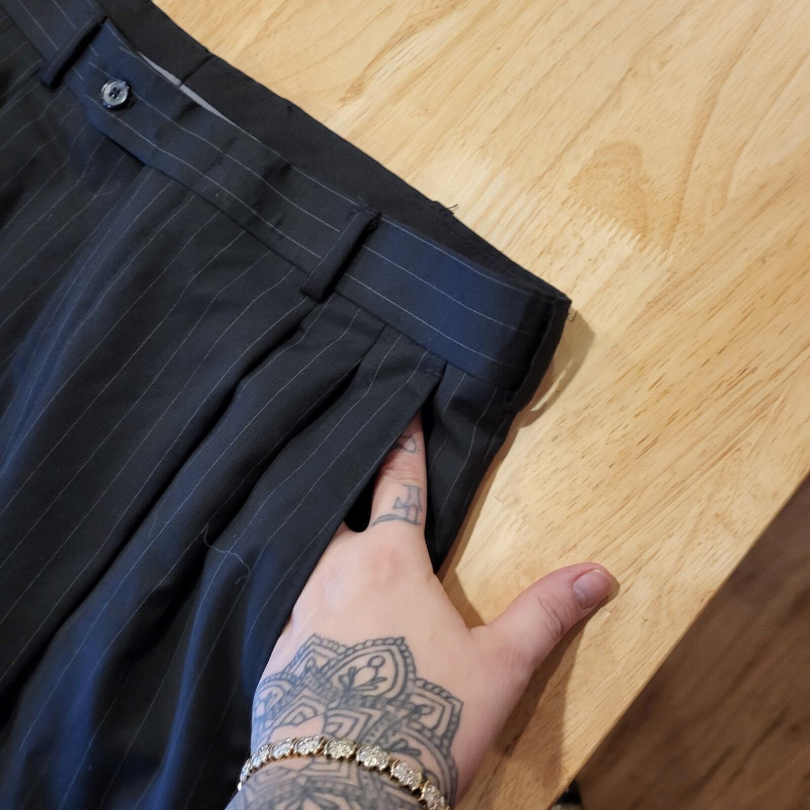 Andrew Fezza Fusion Men's Suit Coat & Pants 34" Waist 20" P2P Pinstripe pleated