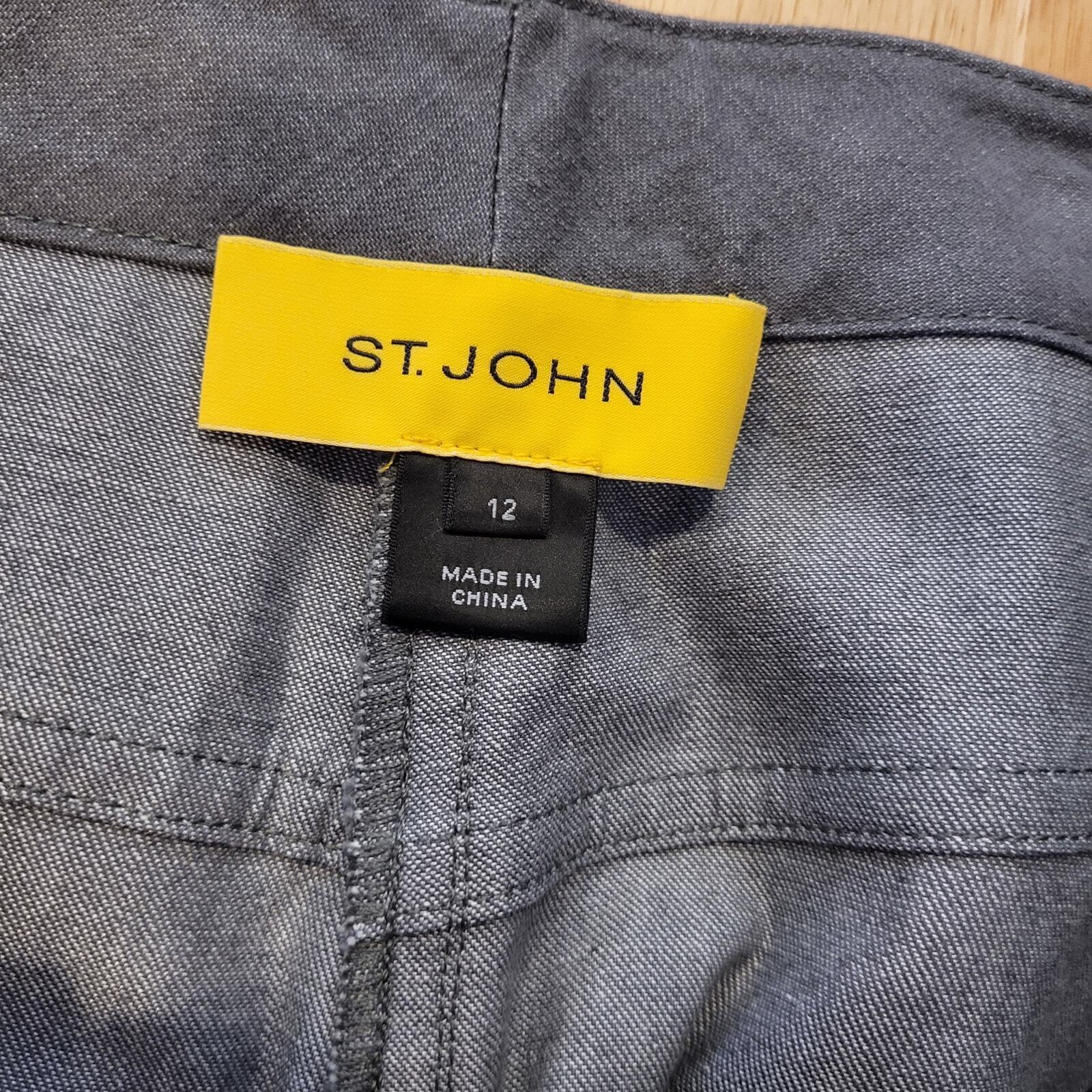 St. John size 12 Gray Wide Leg Flat Front Pants 30" Inseam 13" Rise 34" Waist 