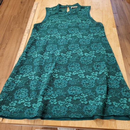 Green Lace Mock Turtle Neck Keyhole Back Knee Length A line Dress