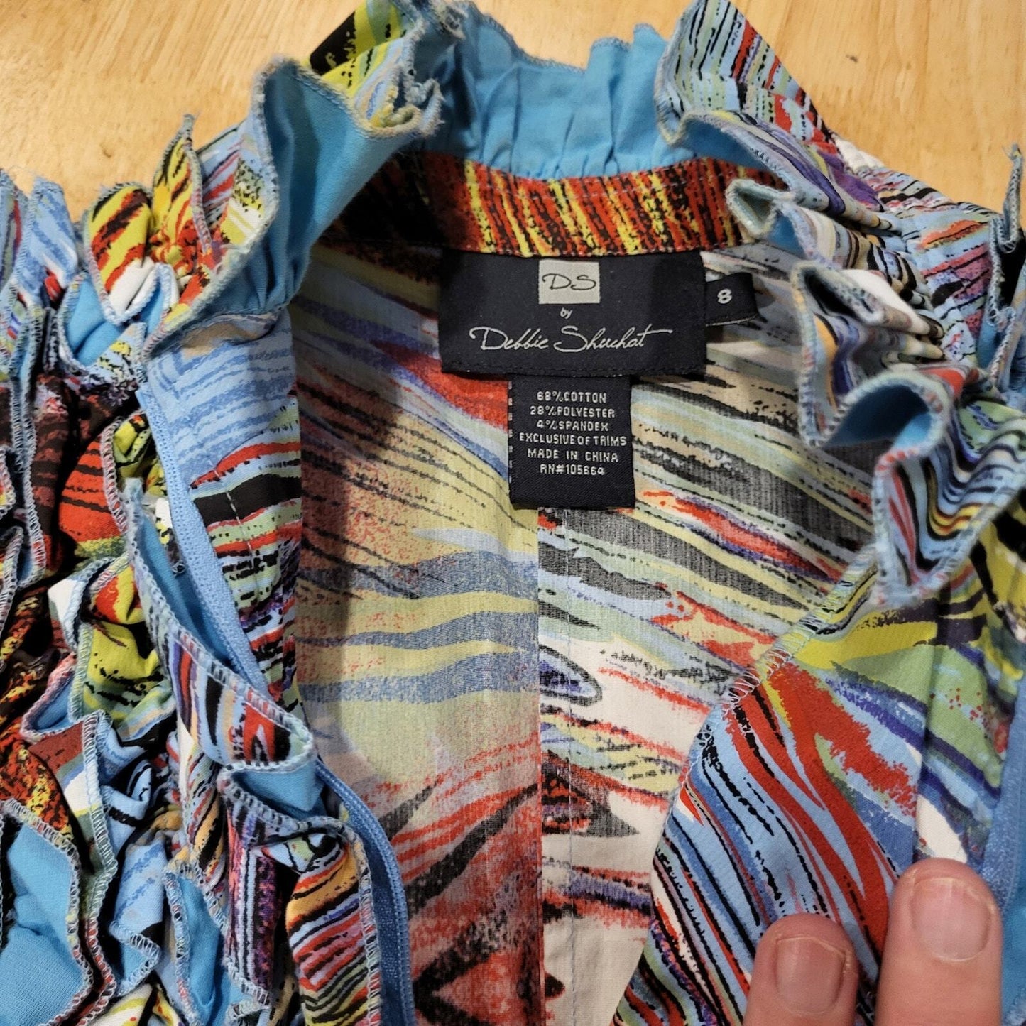 DS by Debbie Shuchat Sleeveless Zip Front Ruffle Collar Colorful Abstract Top 8