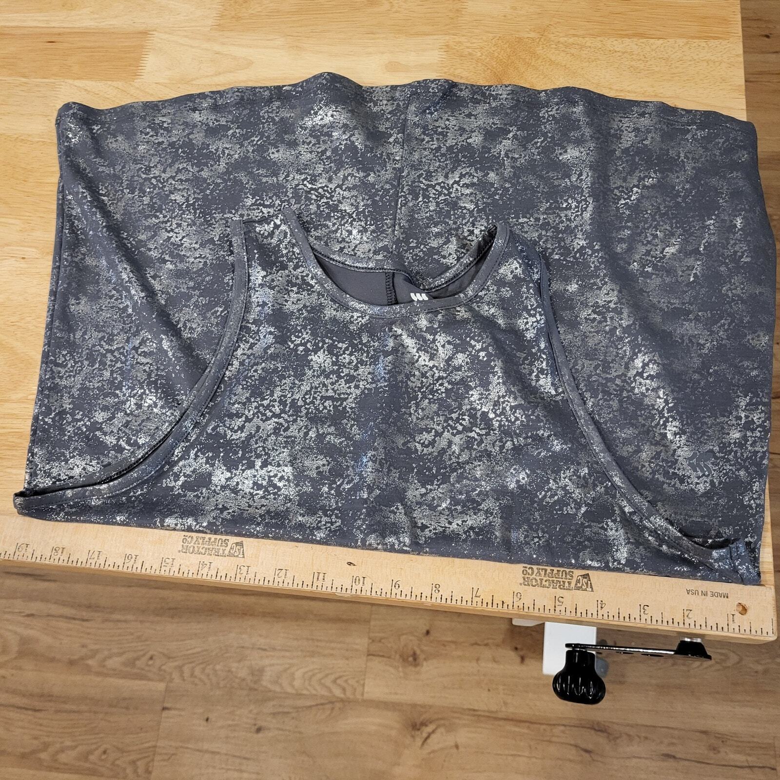 Gunmetal Gray Silver Metallic Knit All In Motion Tank Medium