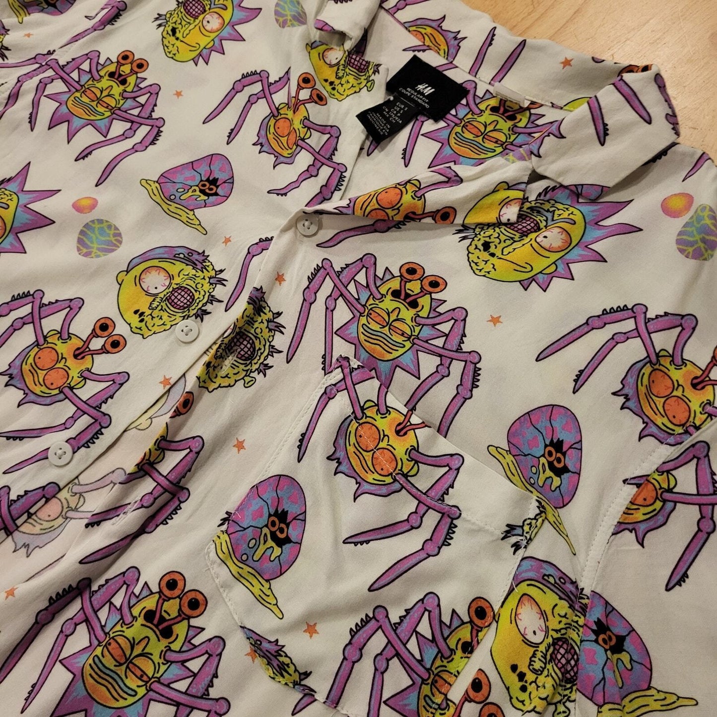 H&M Ricky & Morty White Colorful Rayon Button Down Short Sleeve Small