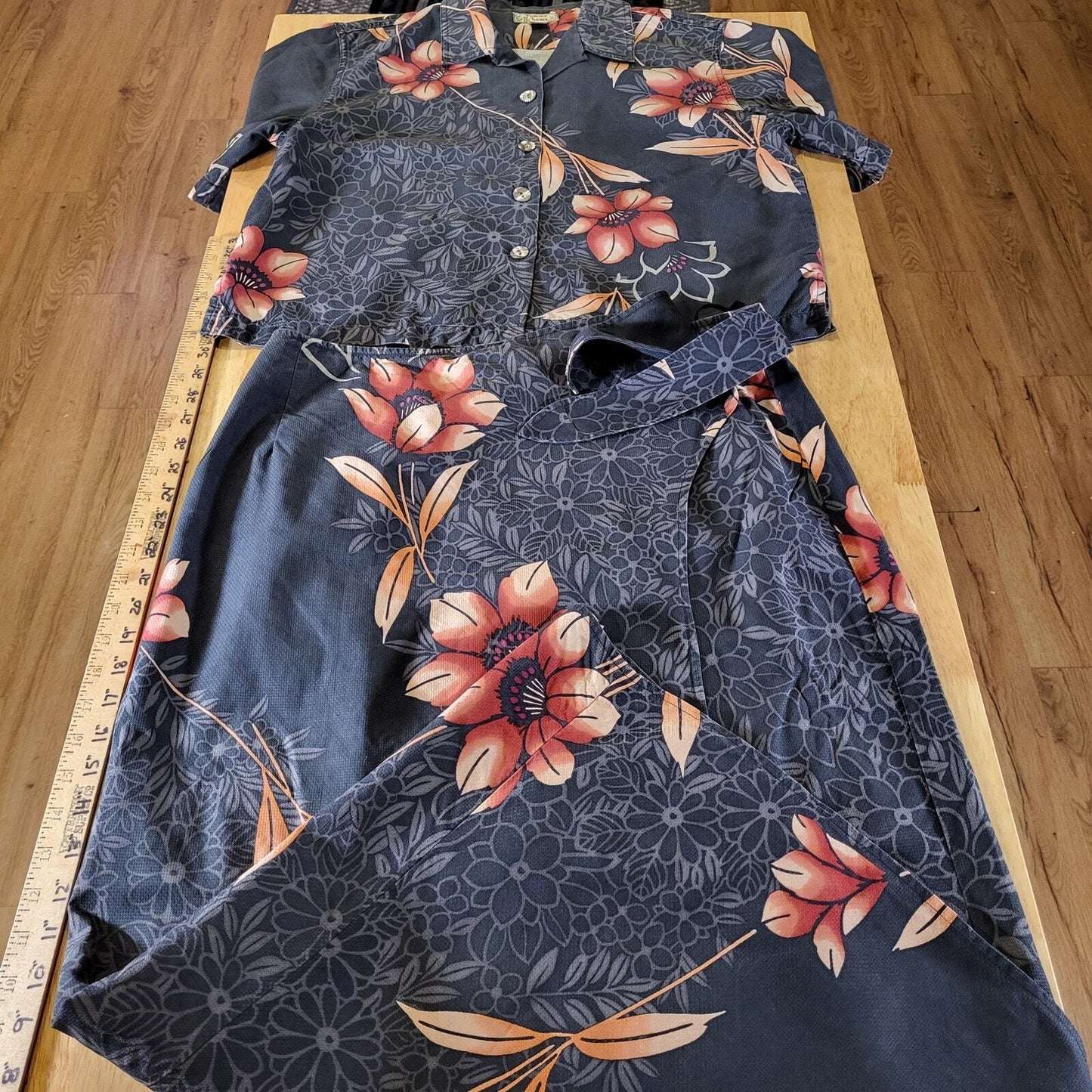 Tommy Bahama 100% silk Hawaiian pink charcoal Floral tie straight collard set