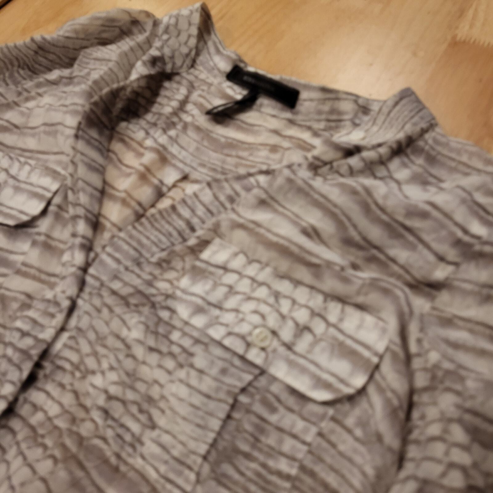 BCBGMAXAZRIA xs Snake Skin Print Rayon Blouse Cuff Sleeve Button Gold