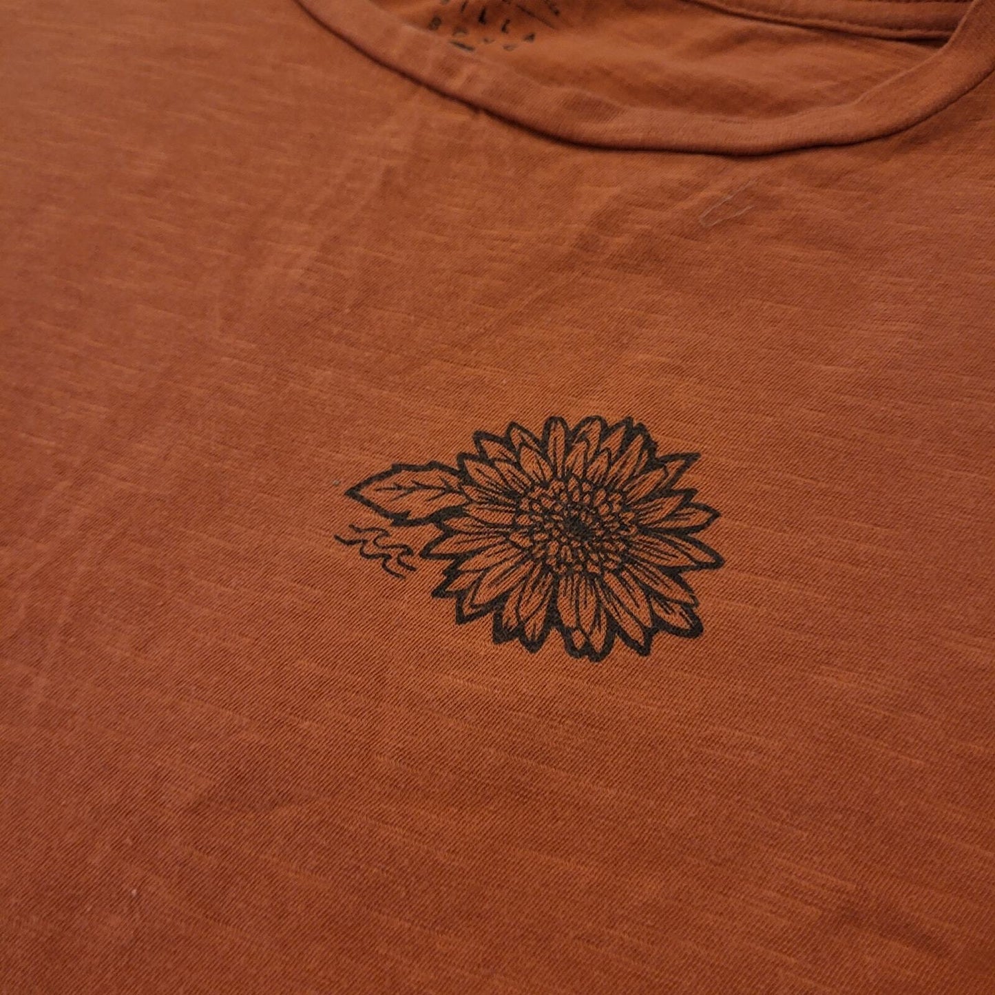 Rust Billabong Sunflower Print Short Sleeve T Shirt 18" Pit 2 Pit