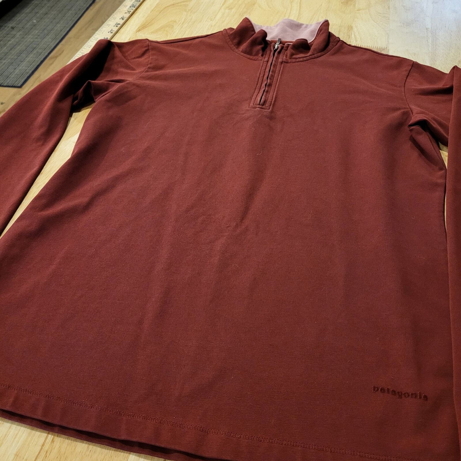 Patagonia burgundy quarter zip long sleeve mock neck medium cotton blend shirt M