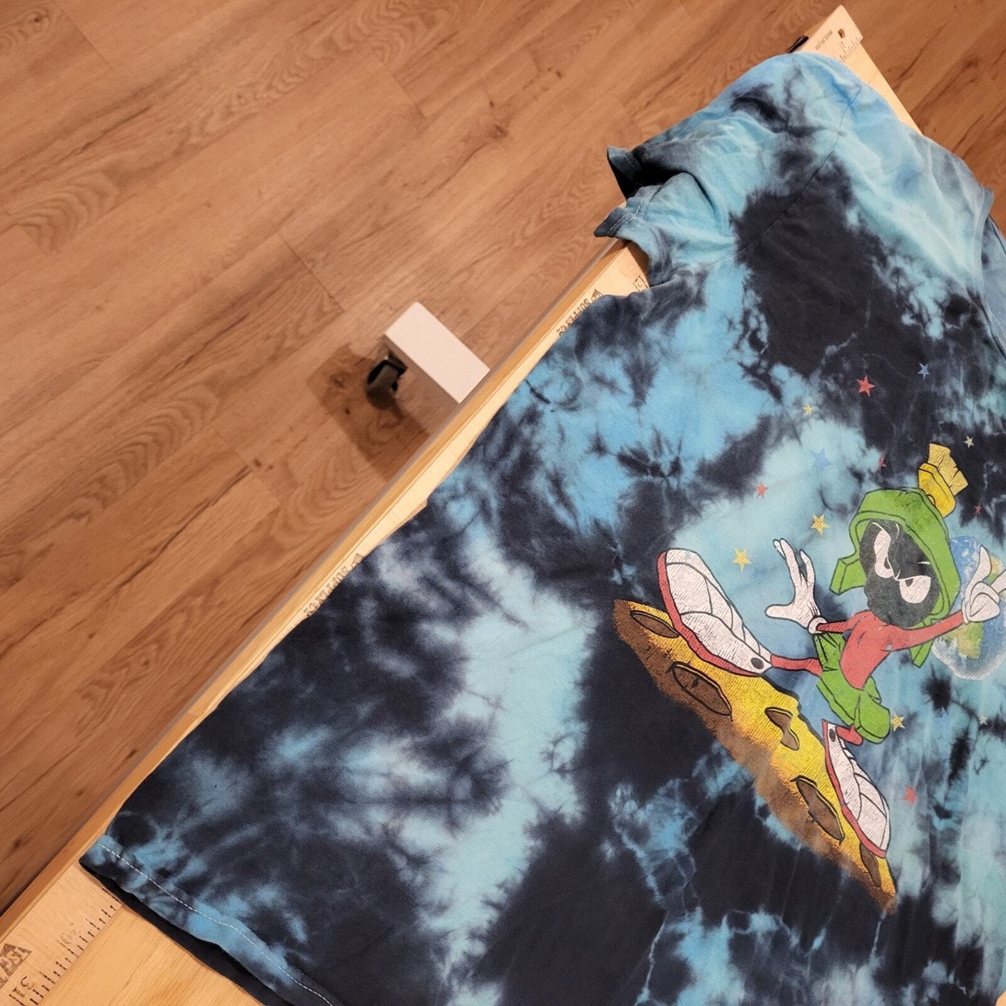 Vintage Tie Dyed Marvin The Martian Looney Toons TShirt XLarge 100% Cotton