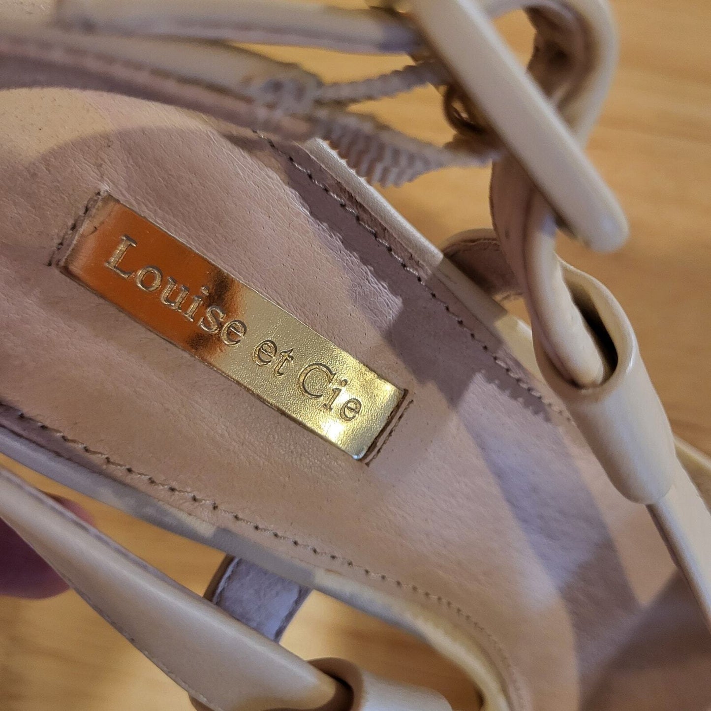 Louise Et Cie Light Beige Block Heal Strappy Sandel 8M 38 1/2 
