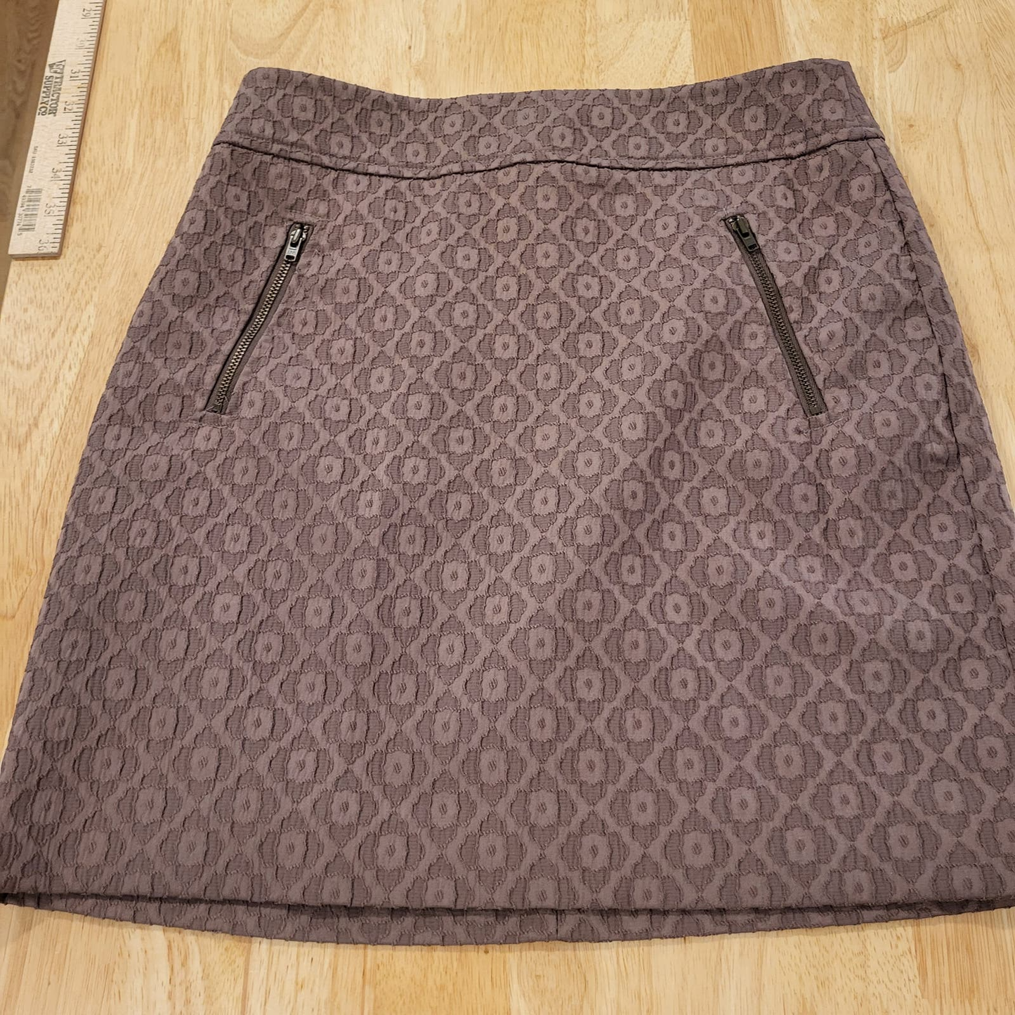 Loft Size 2 30 inch waist Skirt Brocade Daisy Pattern Taupe Purple Mini Skirt
