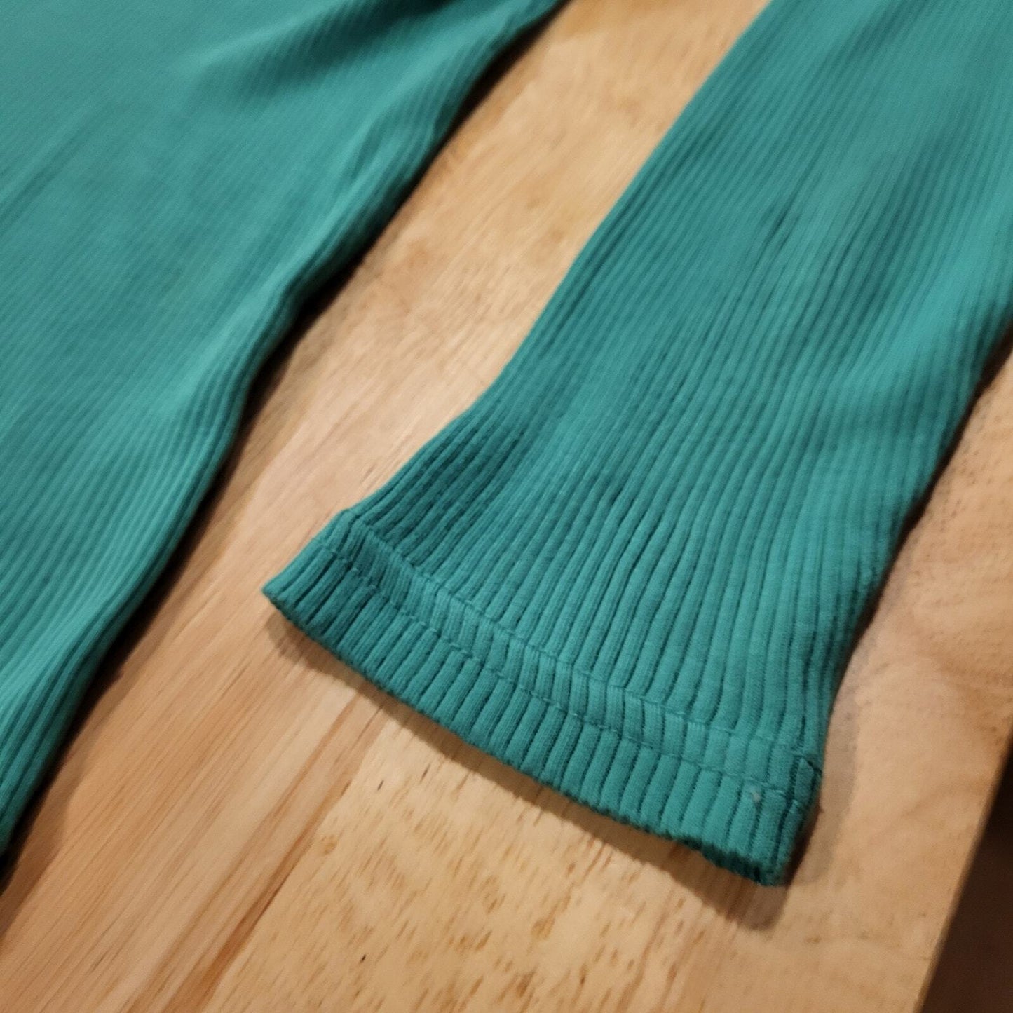 Lilly Pulitzer green long sleeve v-neck 100% cotton xsmall