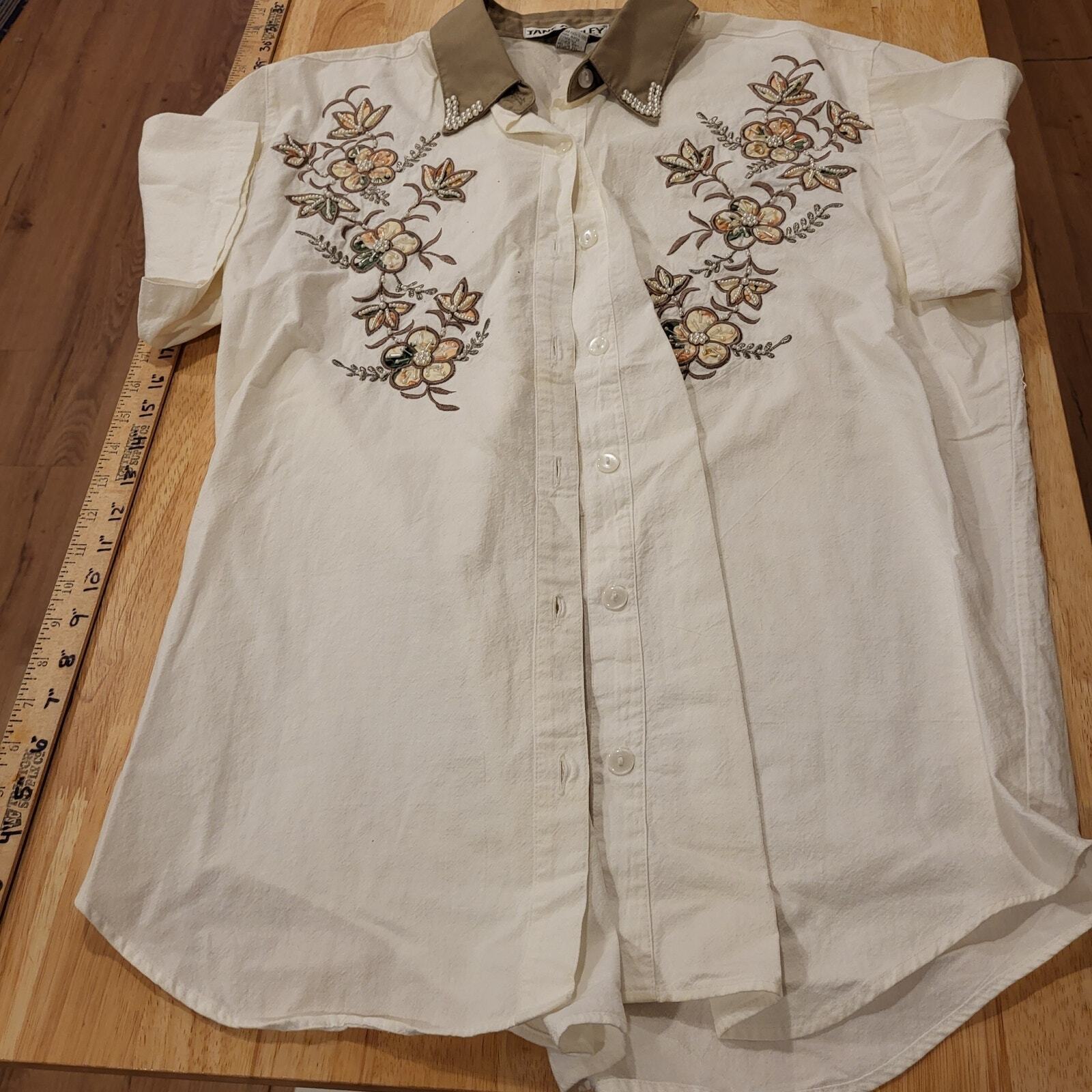 Vintage Beaded Jane Ashley White Short Sleeve Button Down Collared Shirt