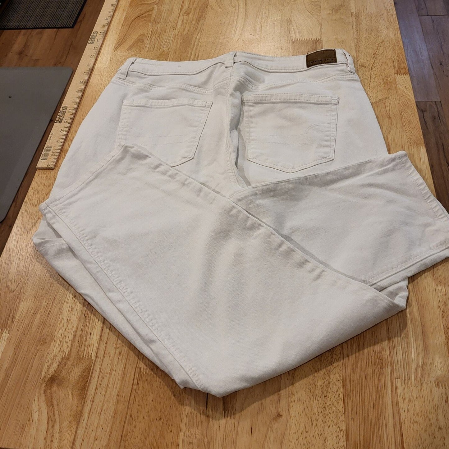 White American Eagle Outfitters Stretch Straight Leg Jeans 12 Regular